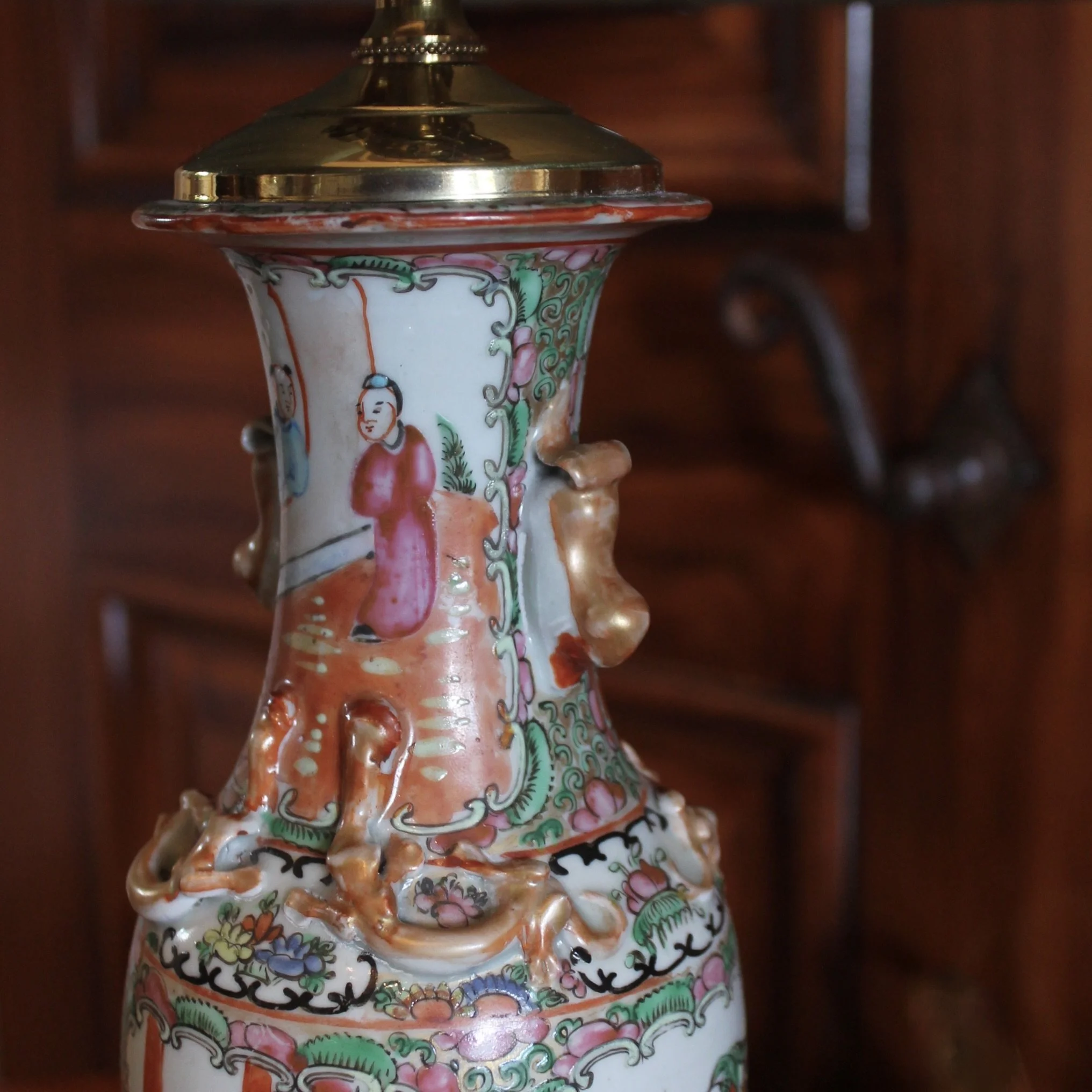 antique Rose Medallion Lamp