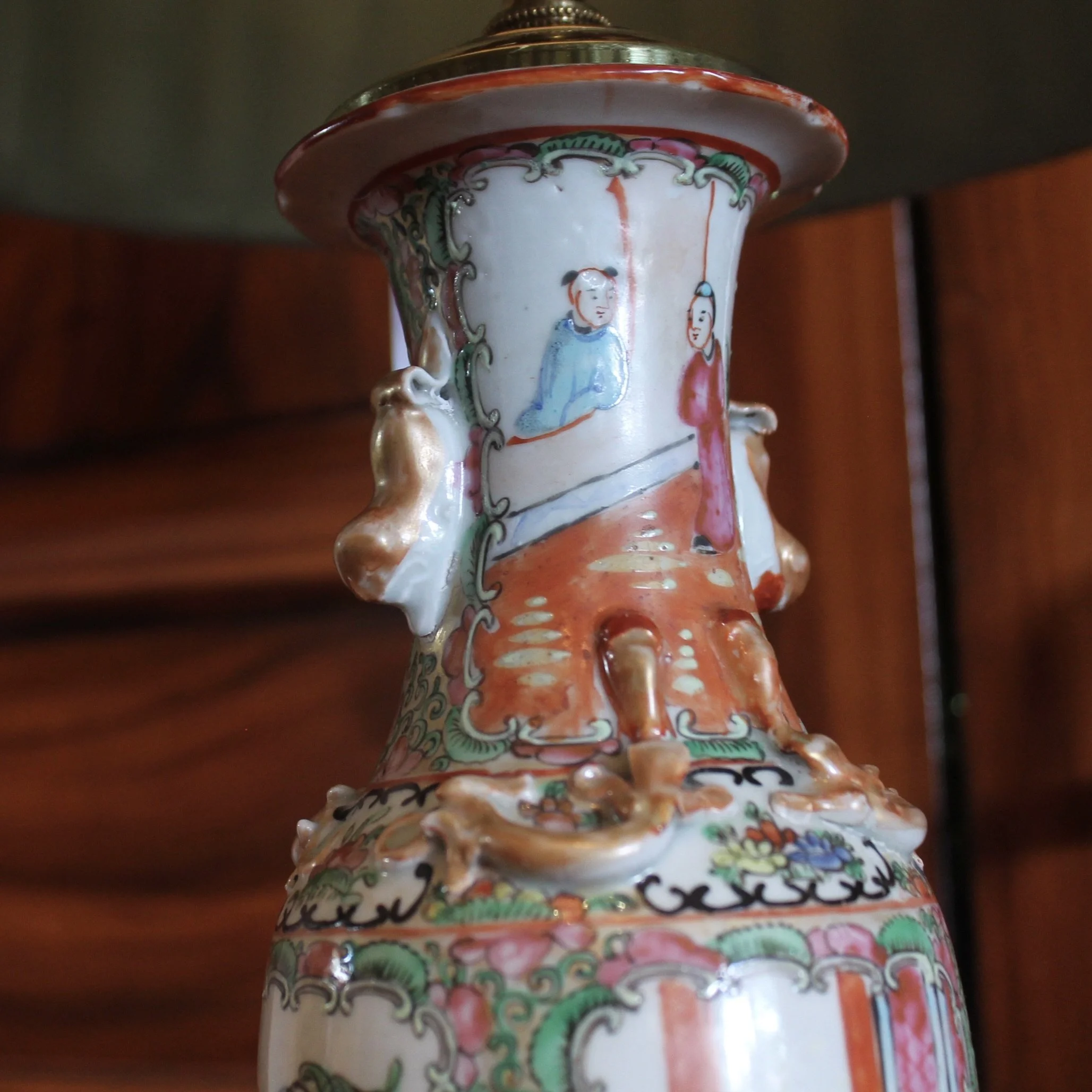 antique Rose Medallion Lamp