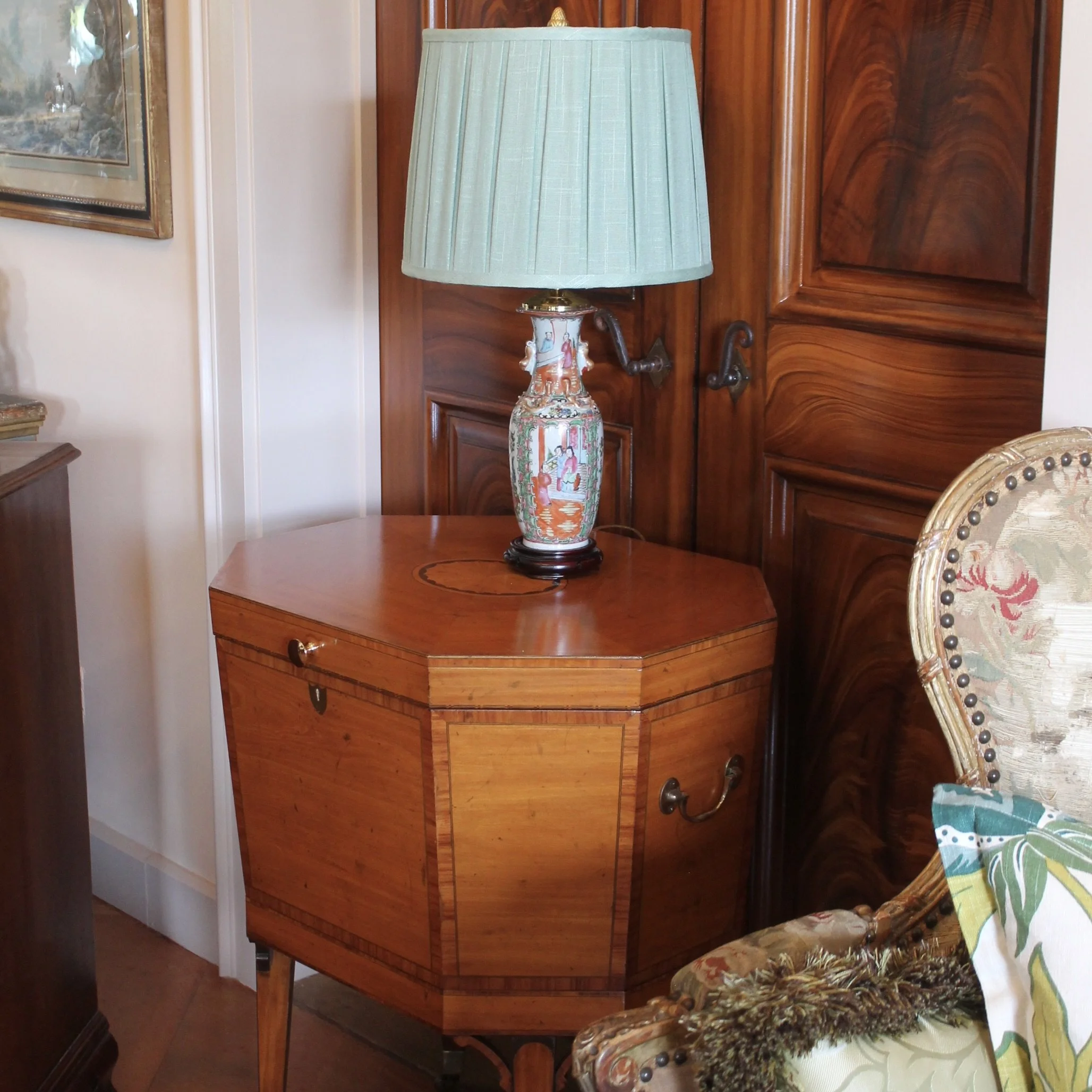 antique Rose Medallion Lamp
