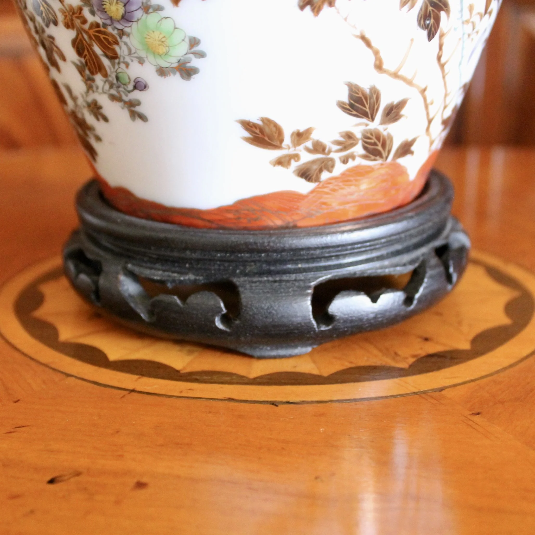 Japanese Kutani Porcelain Lamp