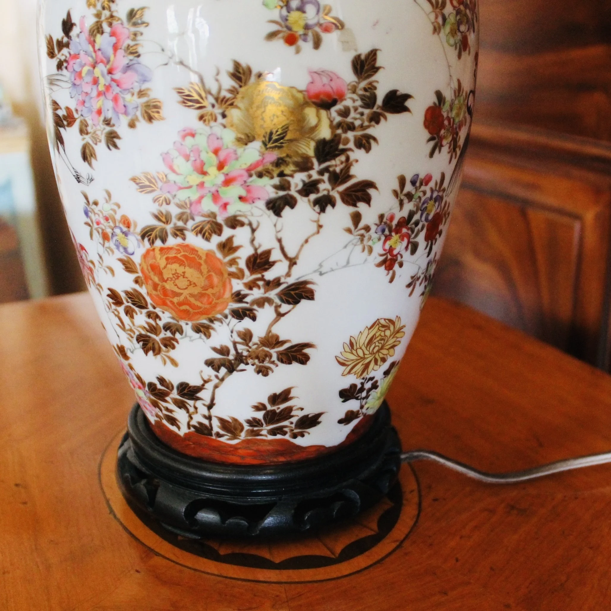 Japanese Kutani Porcelain Lamp