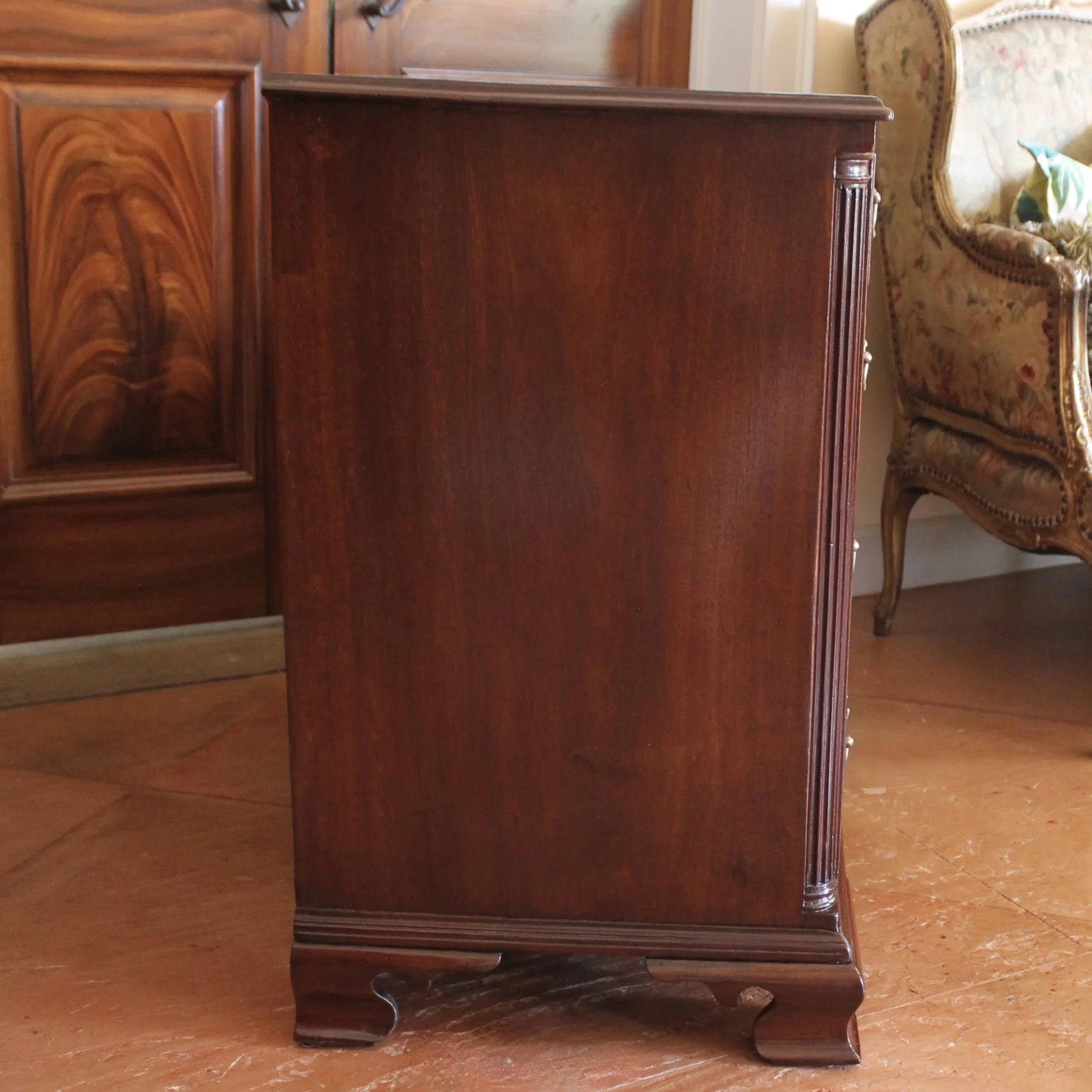 Philadelphia Chippendale Figured Mahogany Chest of Drawers