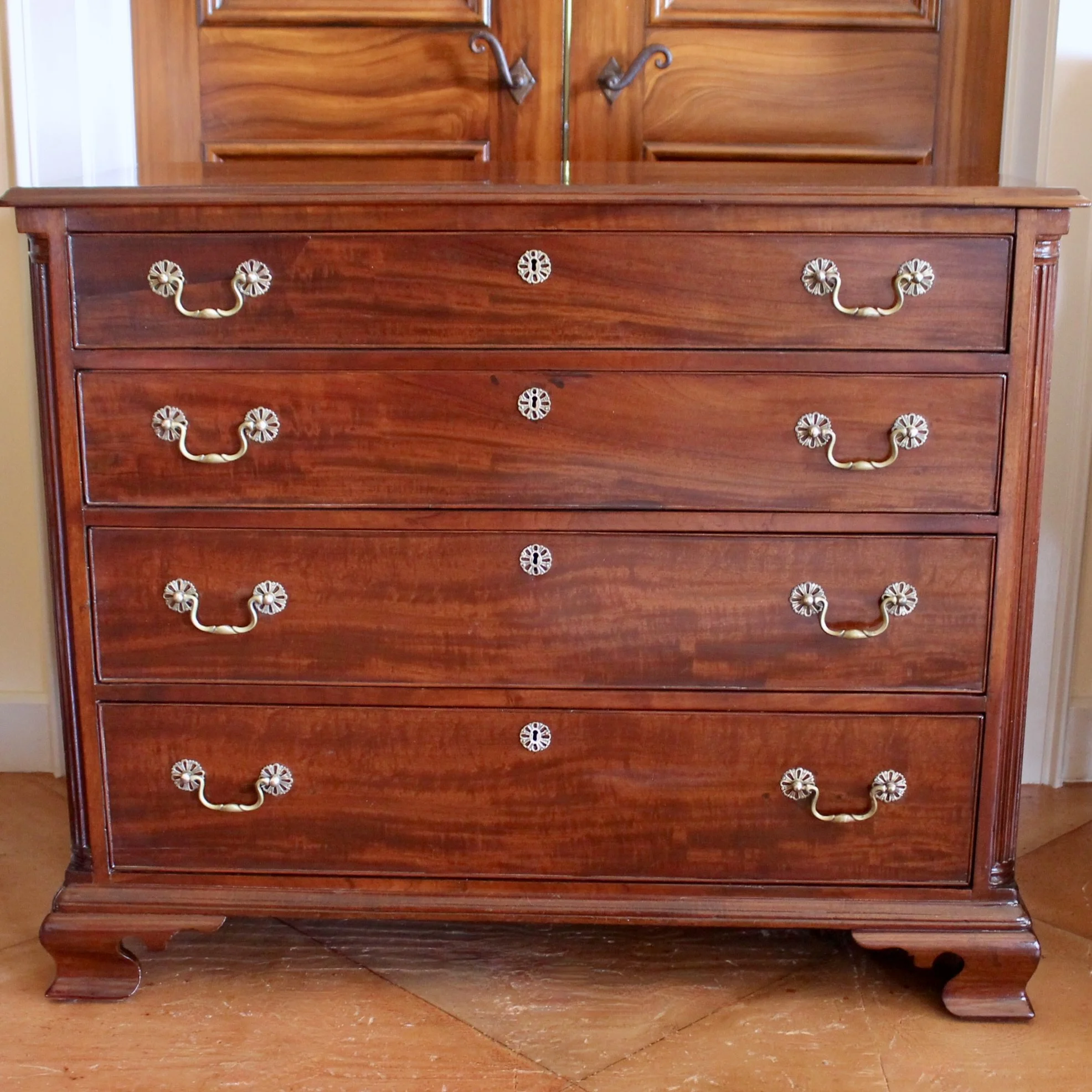 Philadelphia Chippendale Figured Mahogany Chest of Drawers