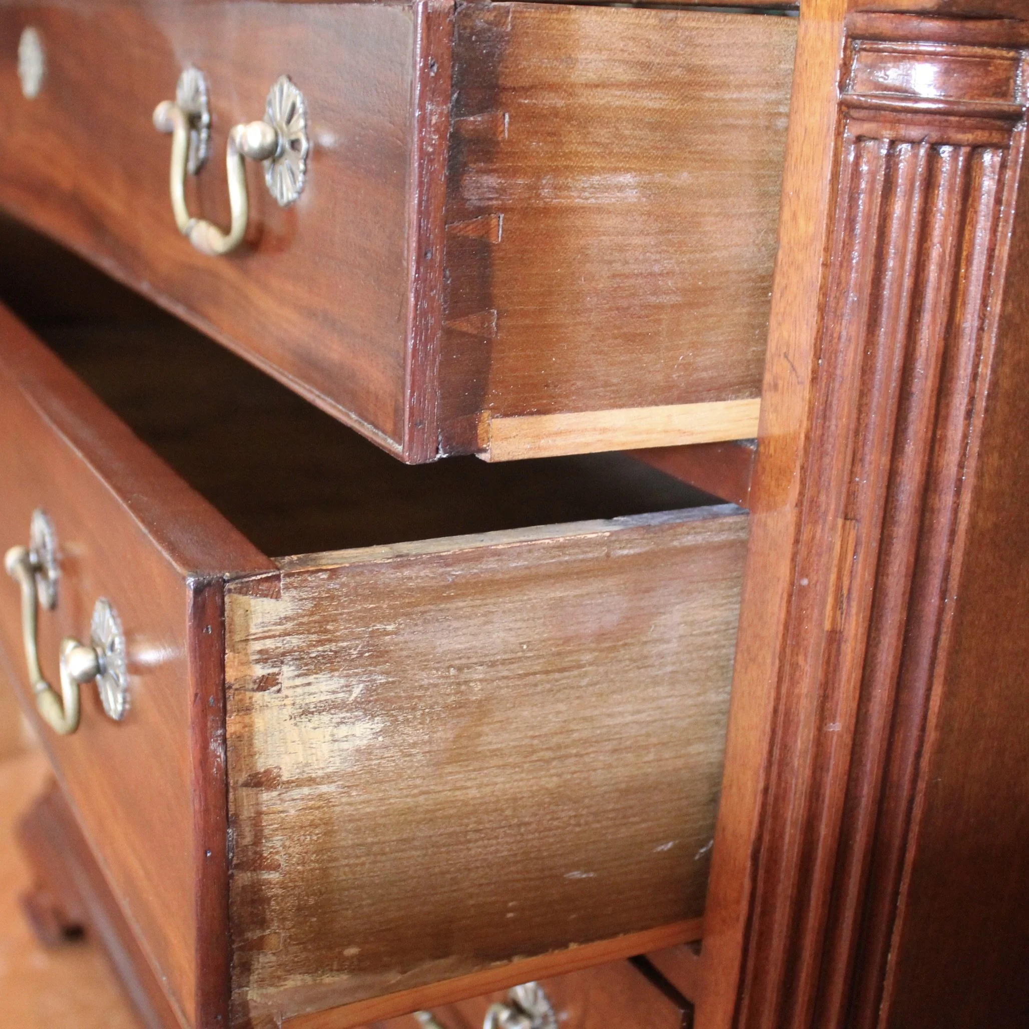 Philadelphia Chippendale Figured Mahogany Chest of Drawers