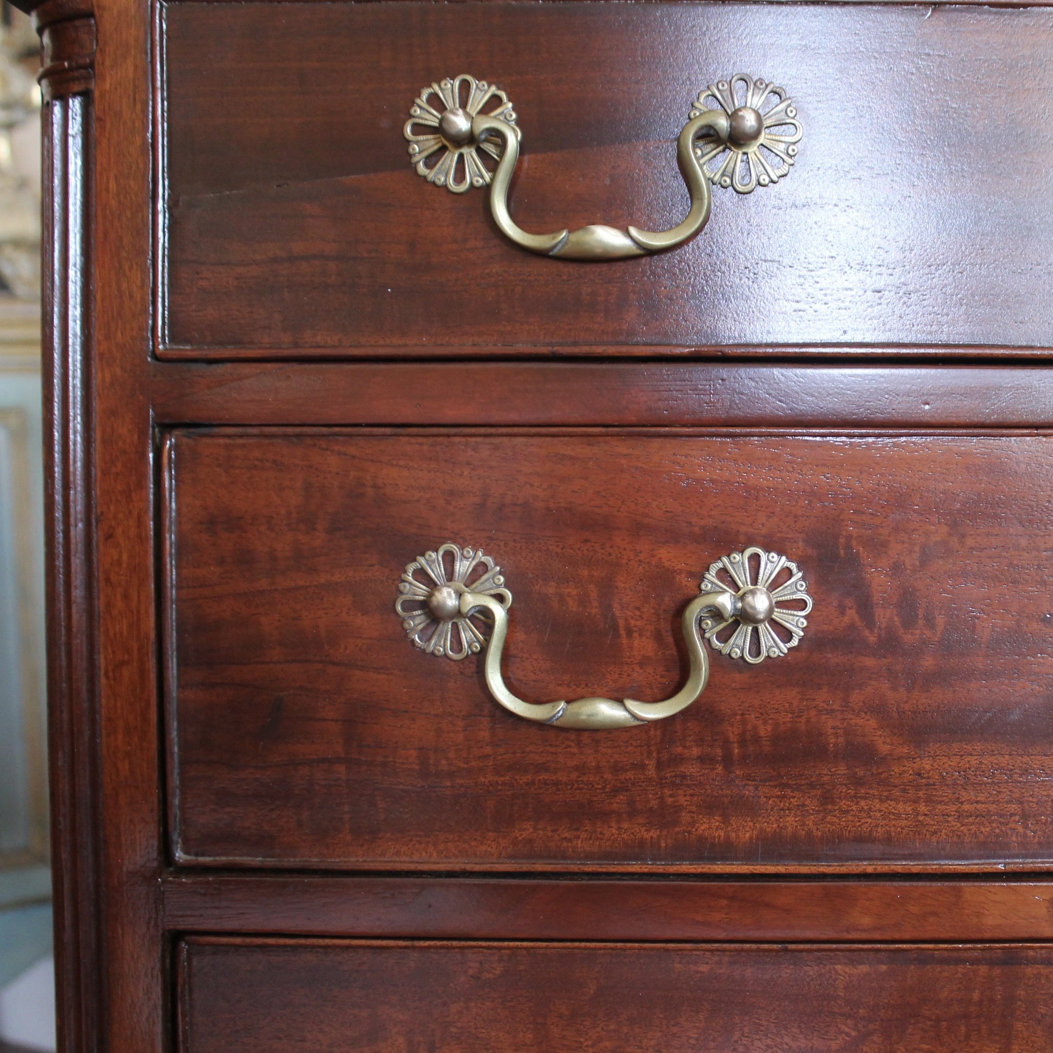 Philadelphia Chippendale Figured Mahogany Chest of Drawers