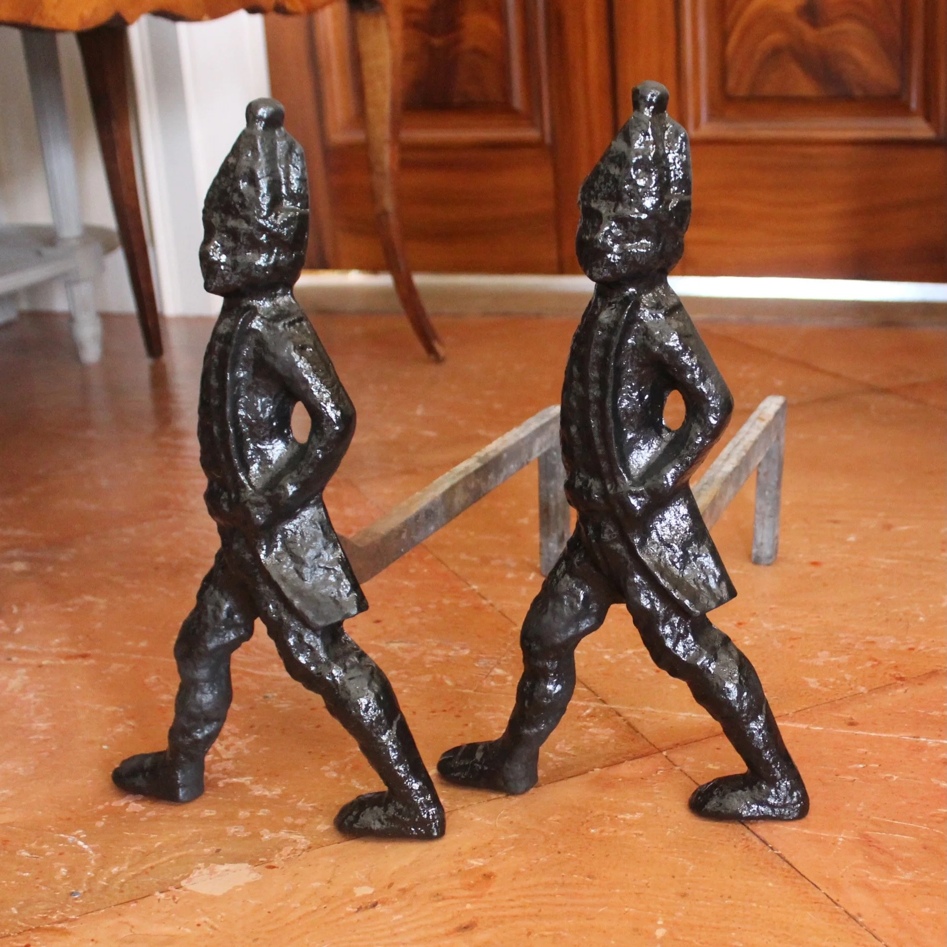 pair-of-american-cast-iron-hessian-soldier-andirons (2)