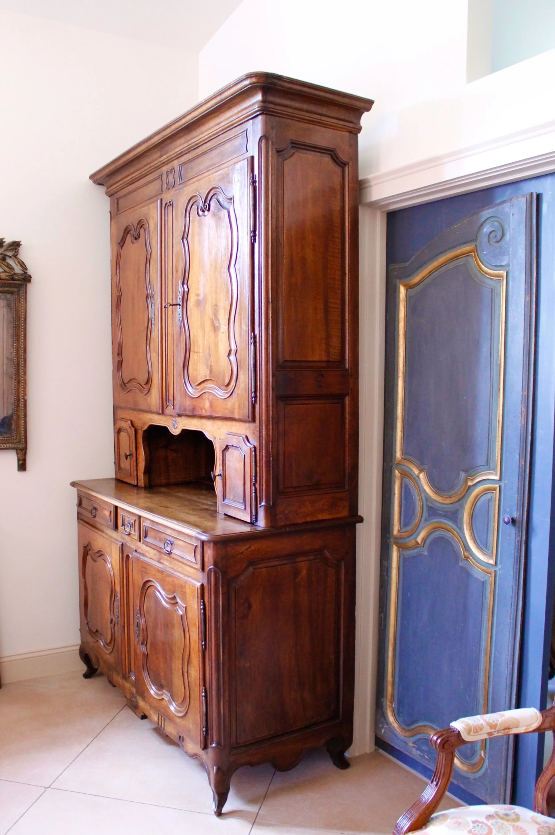 French-Provincial-Walnut-Buffet-à Deux-Corps-Early-19th-Century (2)