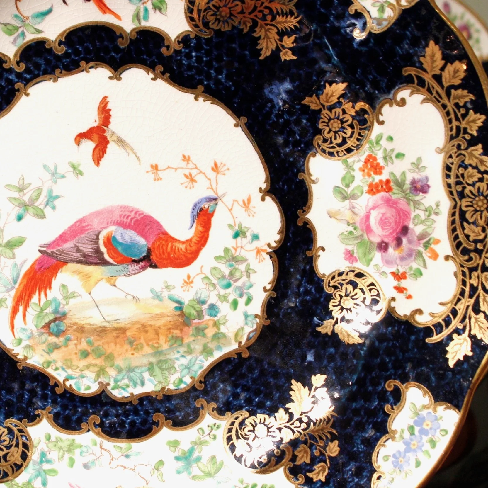 “Chelsea-Bird’-Pattern-Garniture-of-Antique-English-Porcelain (12)-plate