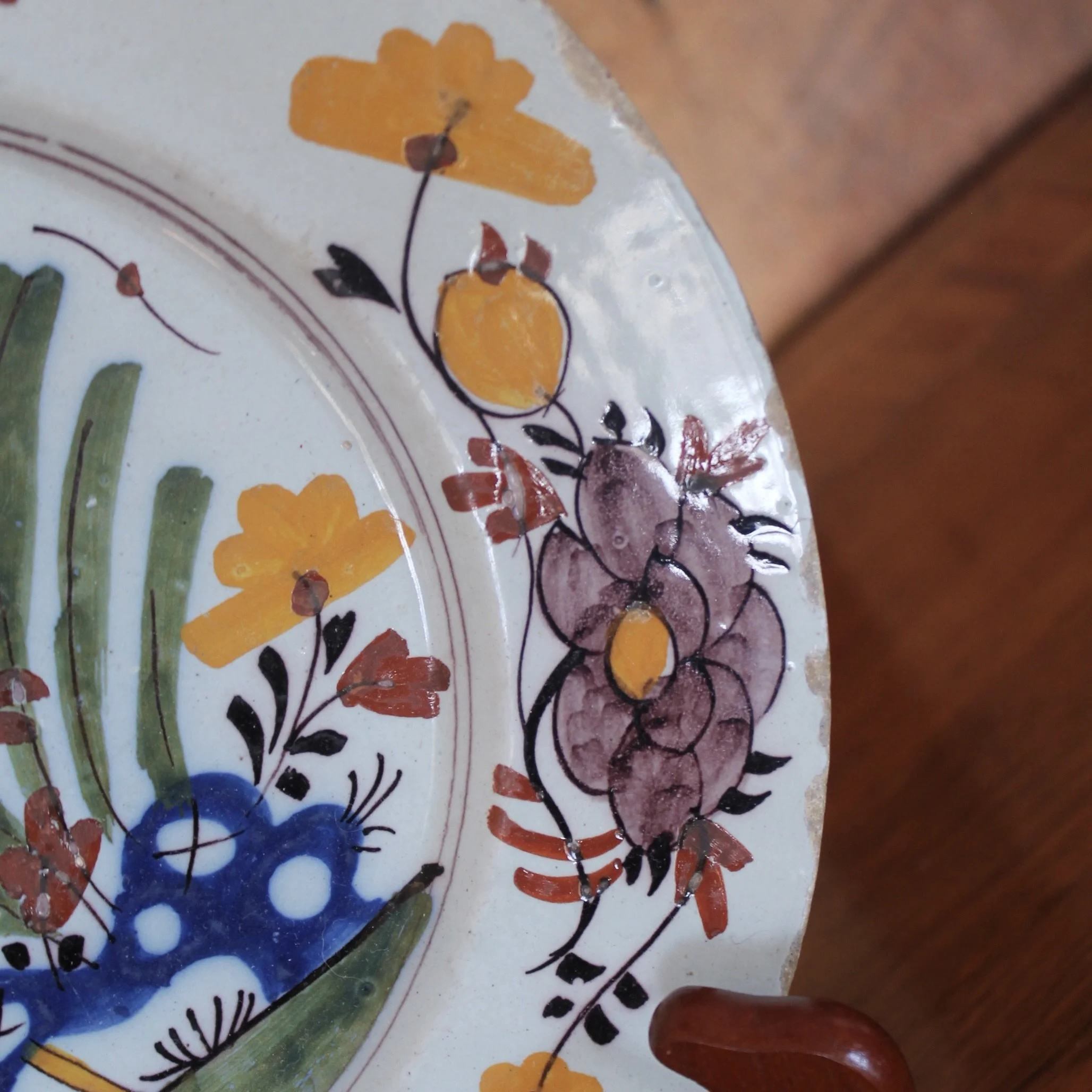 18th century Delftware Plate with yellow