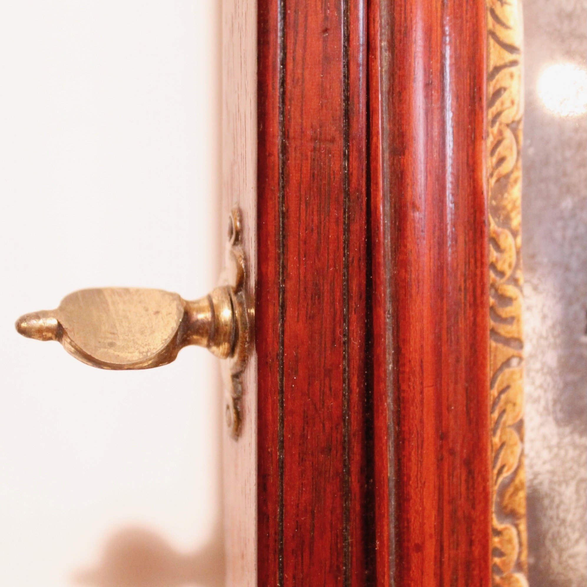 Georgian-Period-Walnut-and parcel-Gilt-Dressing-Mirror (11)