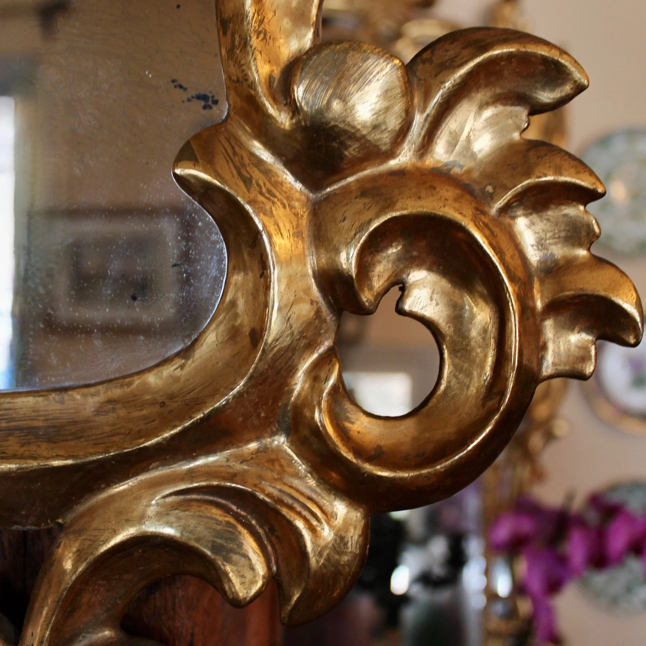 Small-Italian-Giltwood-Carved-Baroque-Style-Mirror (6).