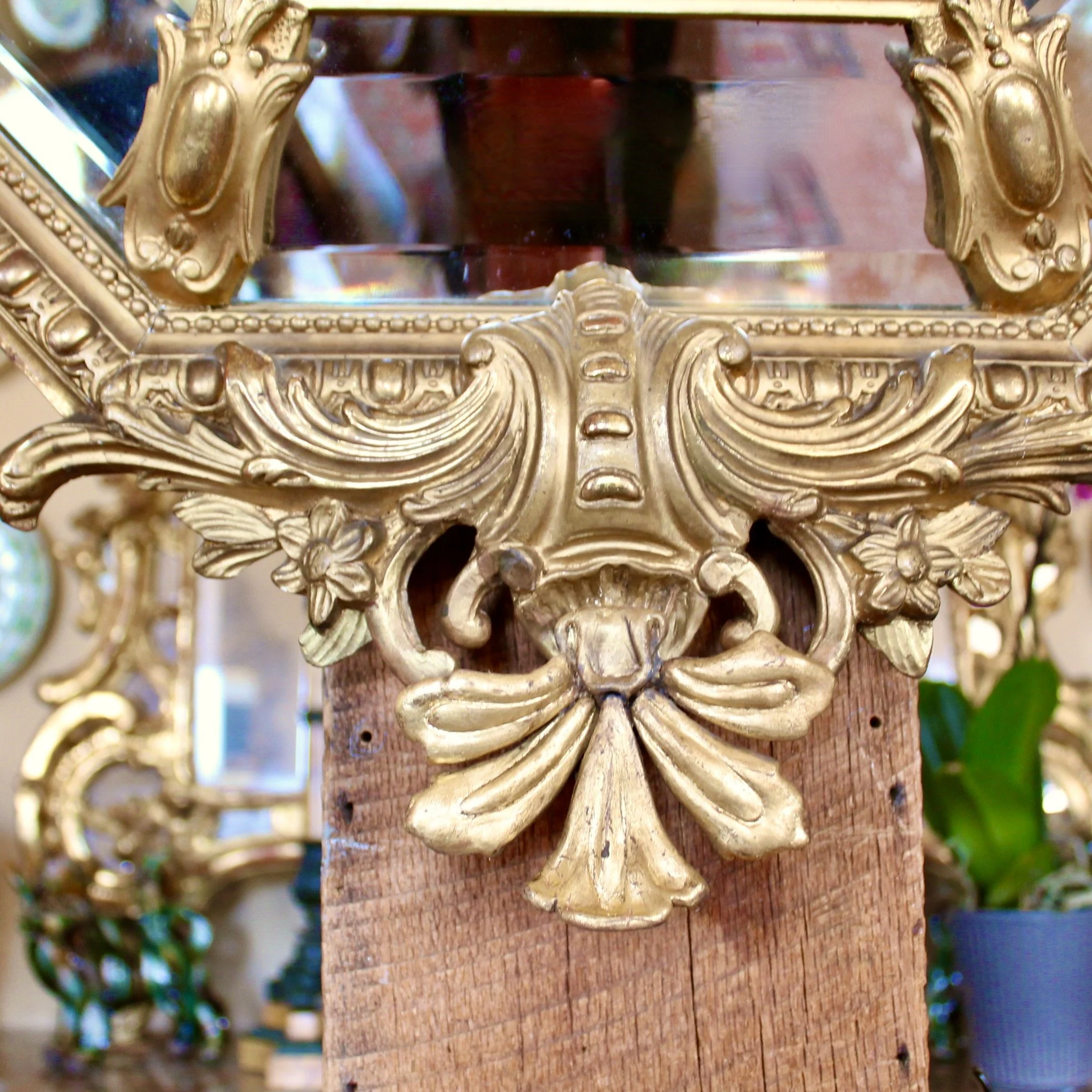French Gilt Wood Belle Époque Octagonal Cushion Mirror