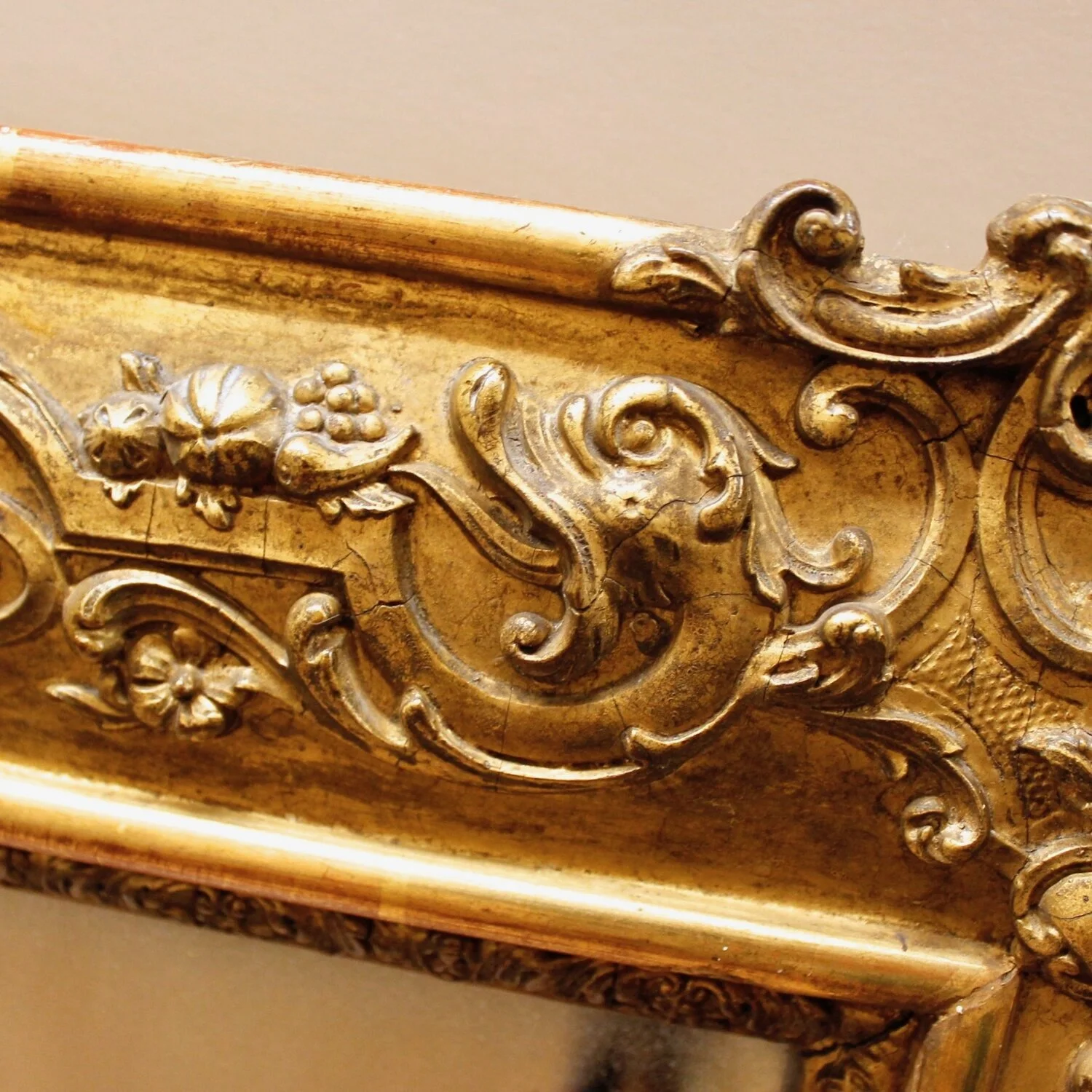 Large-French-Gilt-Rectangular-Mirror-With-Rococo-Decoration-And-Cartouche-Corners-19th-Century (5)
