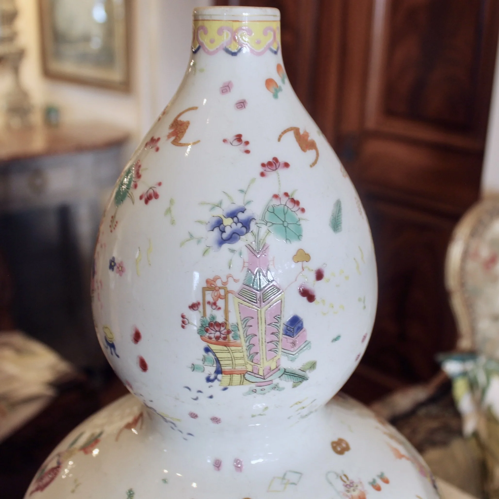 Pair of Chinese Export Double Gourd Porcelain Vases in the Hundred Antiques Pattern