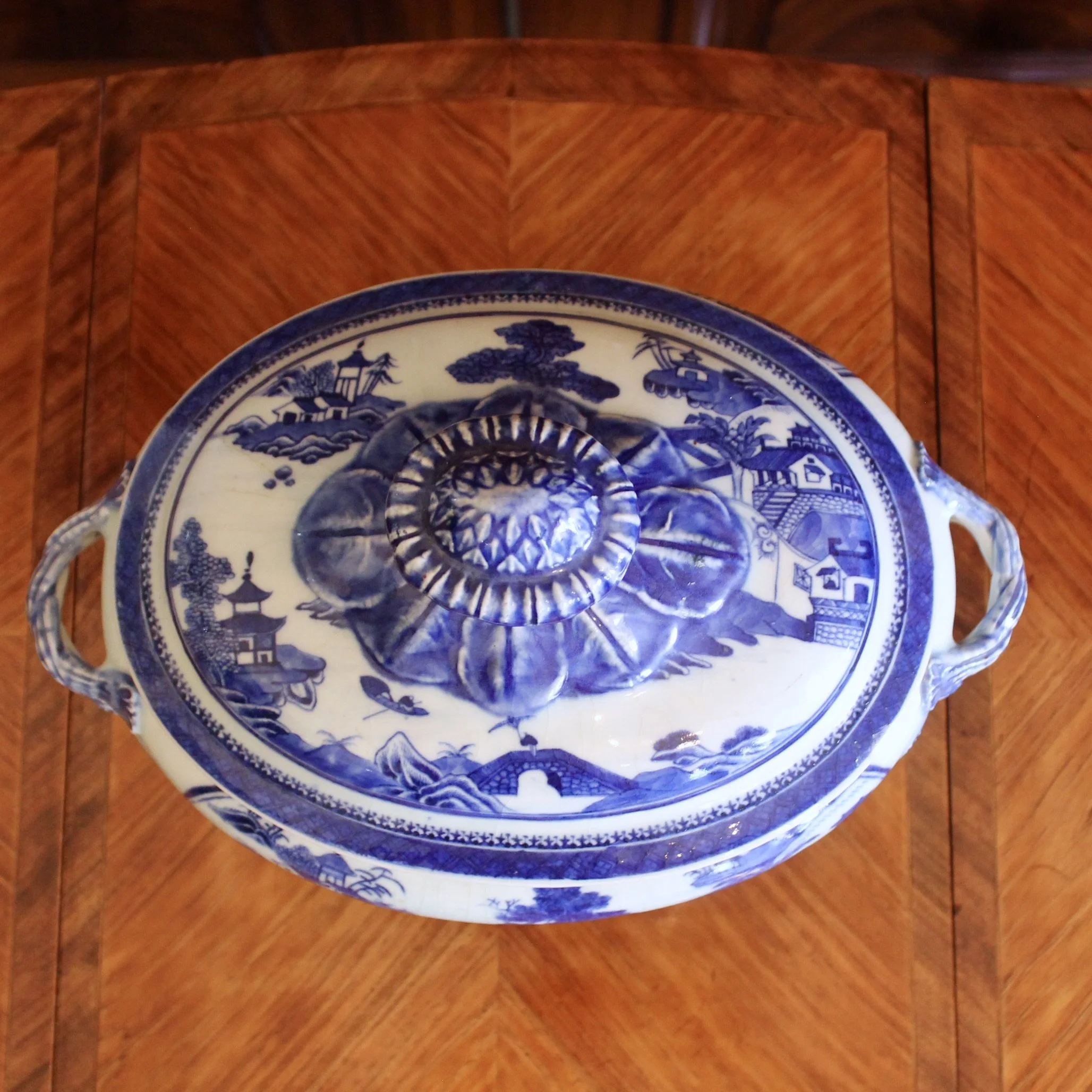 Nanking Chinese Export Porcelain Tureen