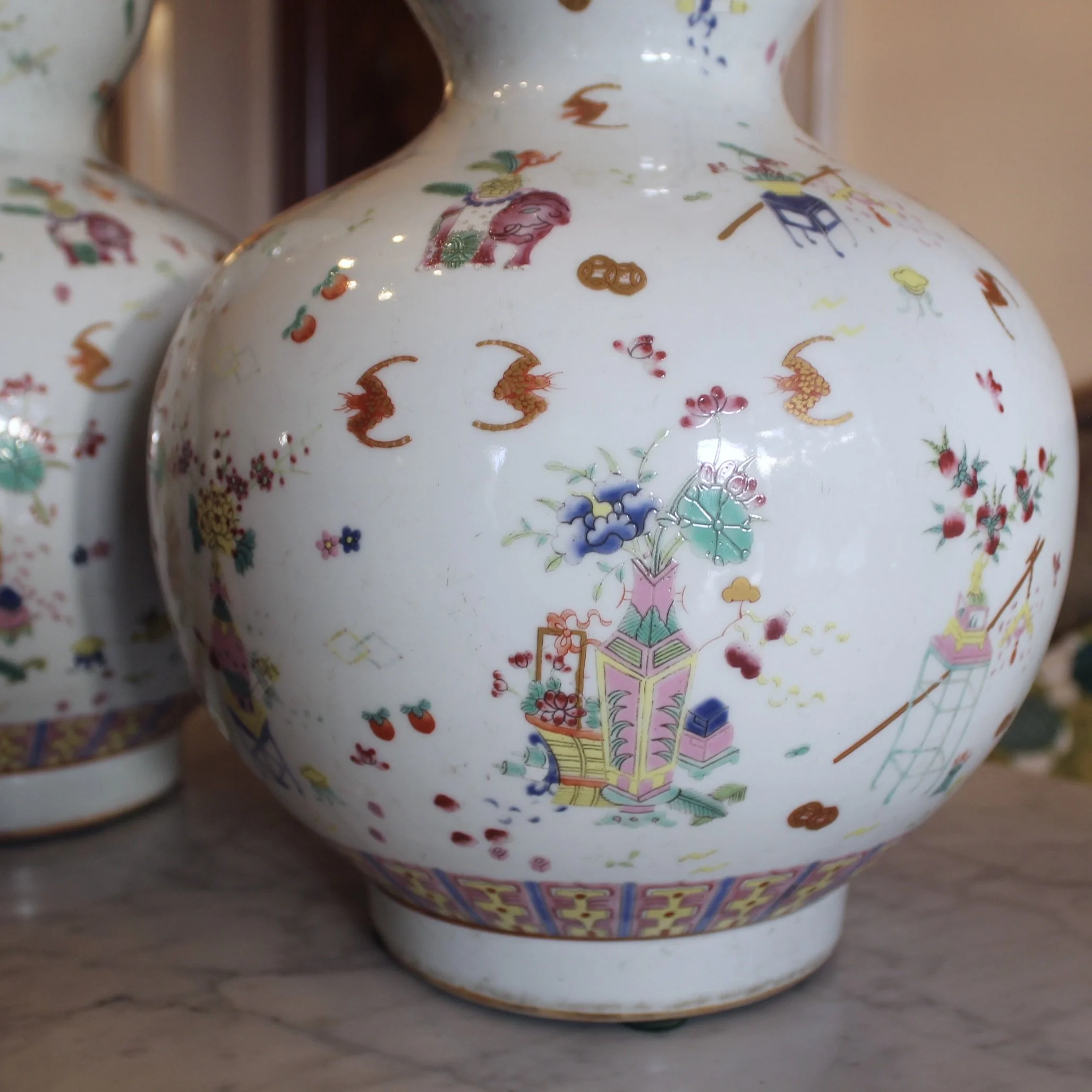 Pair of Chinese Export Double Gourd Porcelain Vases in the Hundred Antiques Pattern
