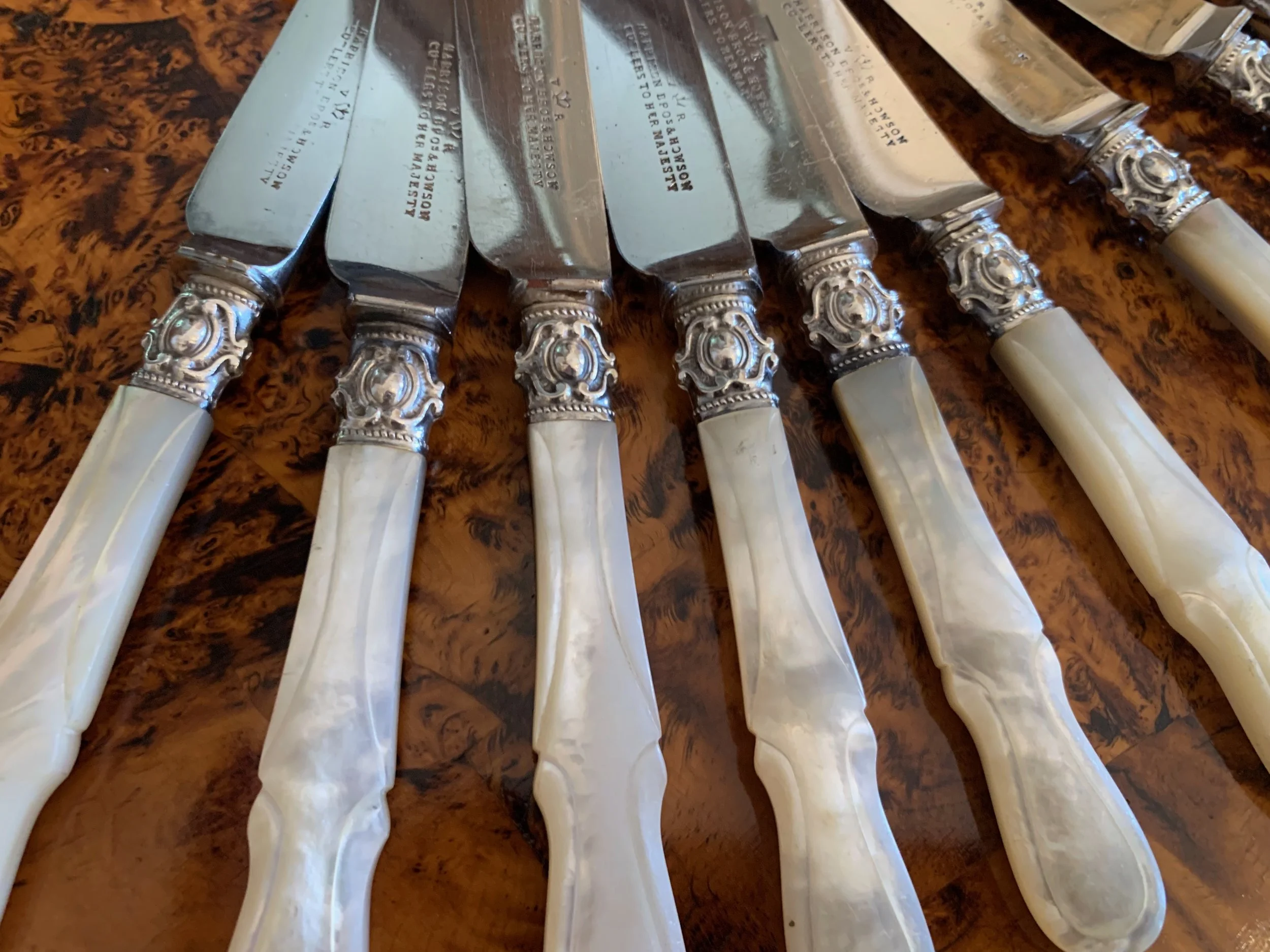 Harrison-Bros.-&-Howson-English-Silver-&-Mother-of-Pearl-Knives (5).jpeg