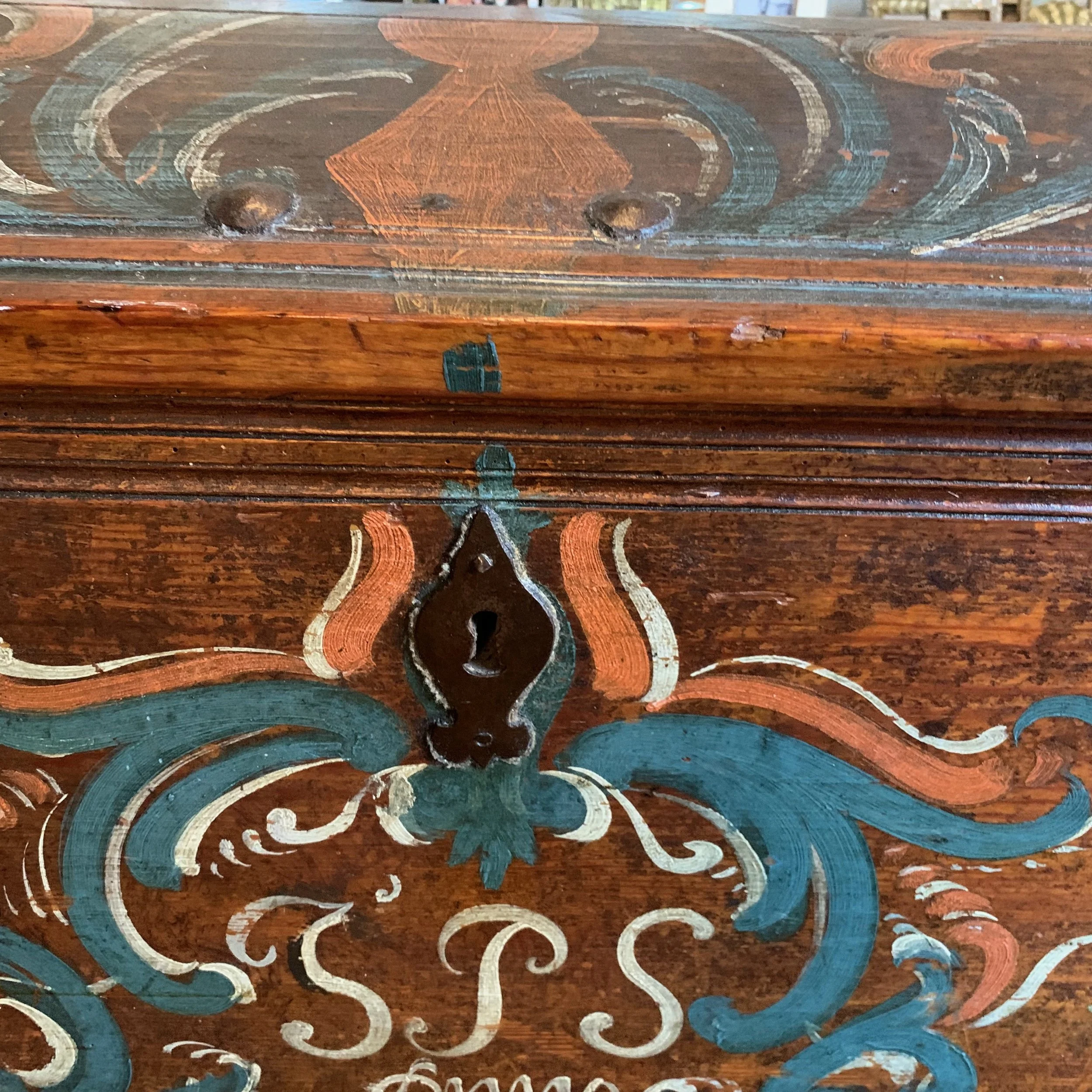 colorful-antique-swedish-painted-dowry-chestblanket-chest-18th-century (10)-detail