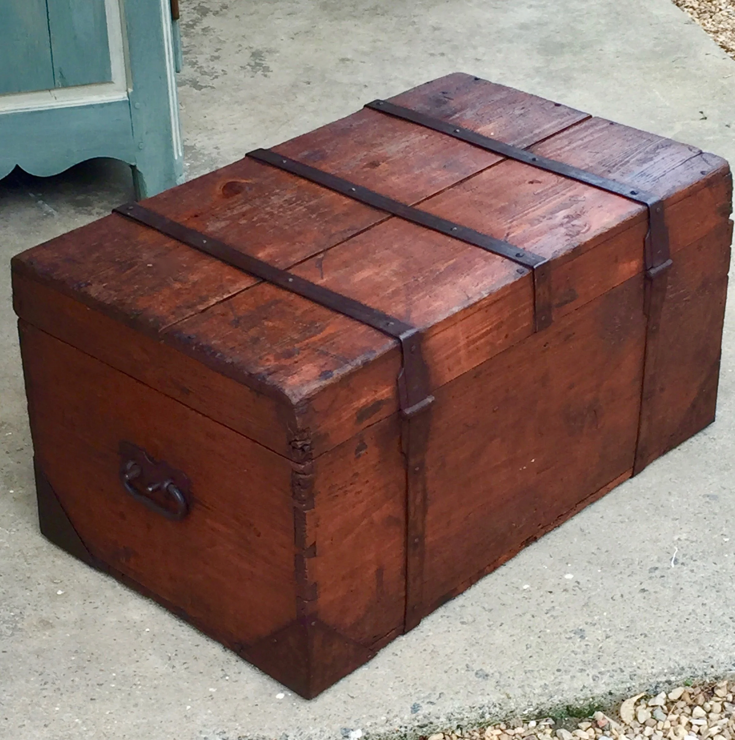 German-American-Iron-Bound-Trunk-19th-Century (10)