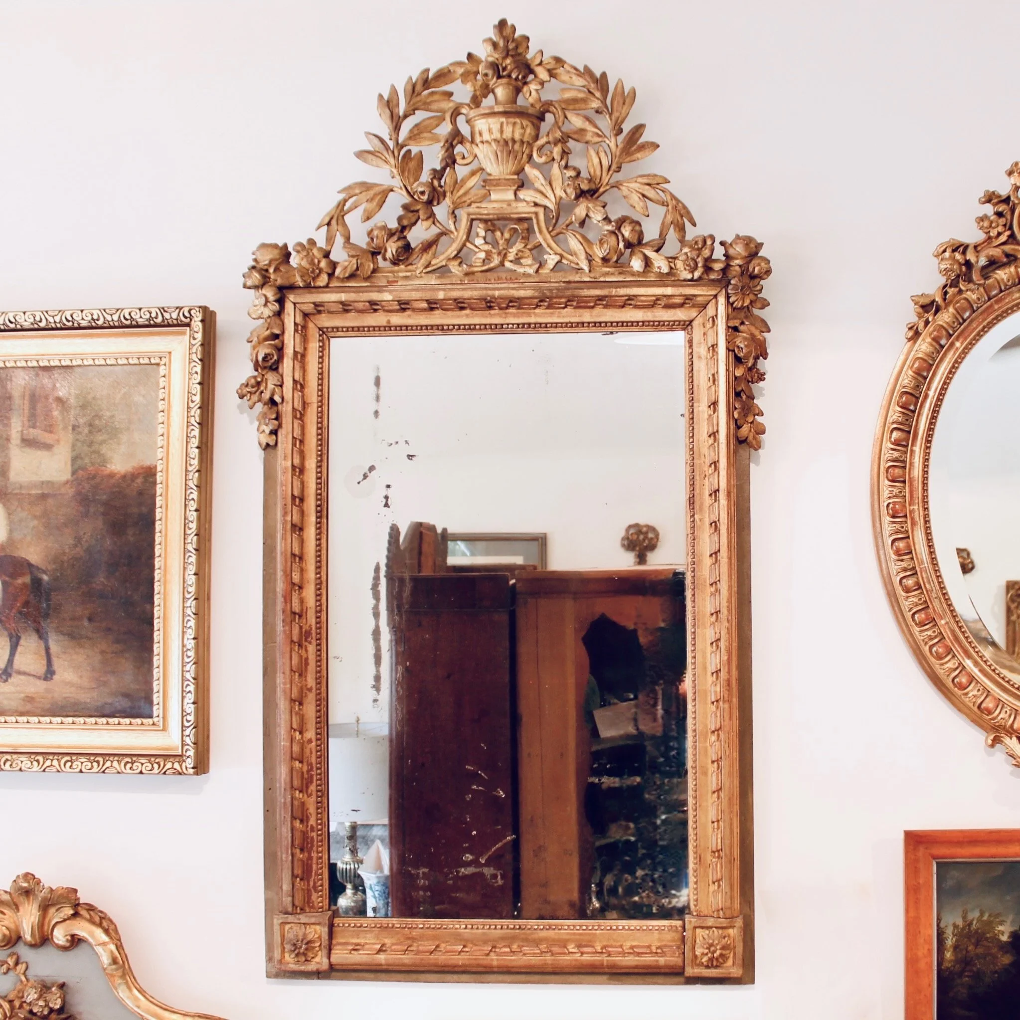 Louis-XVI-Neoclassical-Carved-Gilt-Wood-French-Mirror (1)