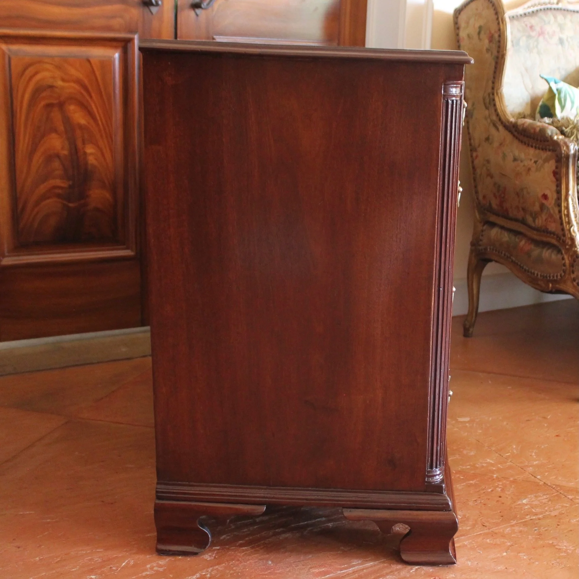 philadelphia-chippendale-figured-mahogany-chest-of-drawers (5)