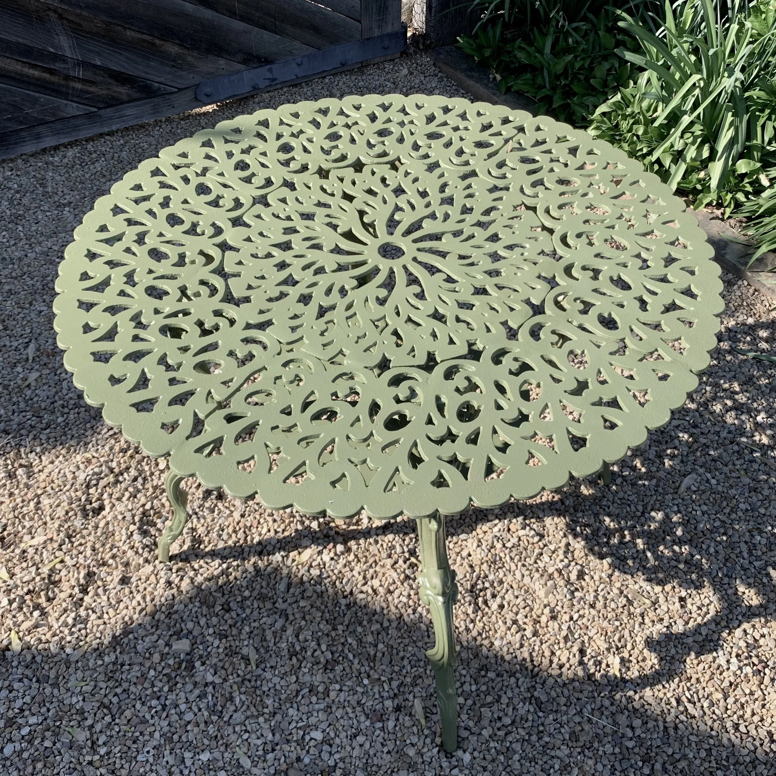 Set of Green Painted Metal Outdoor Garden Furniture: Antique Cameo Pattern, Six Pieces