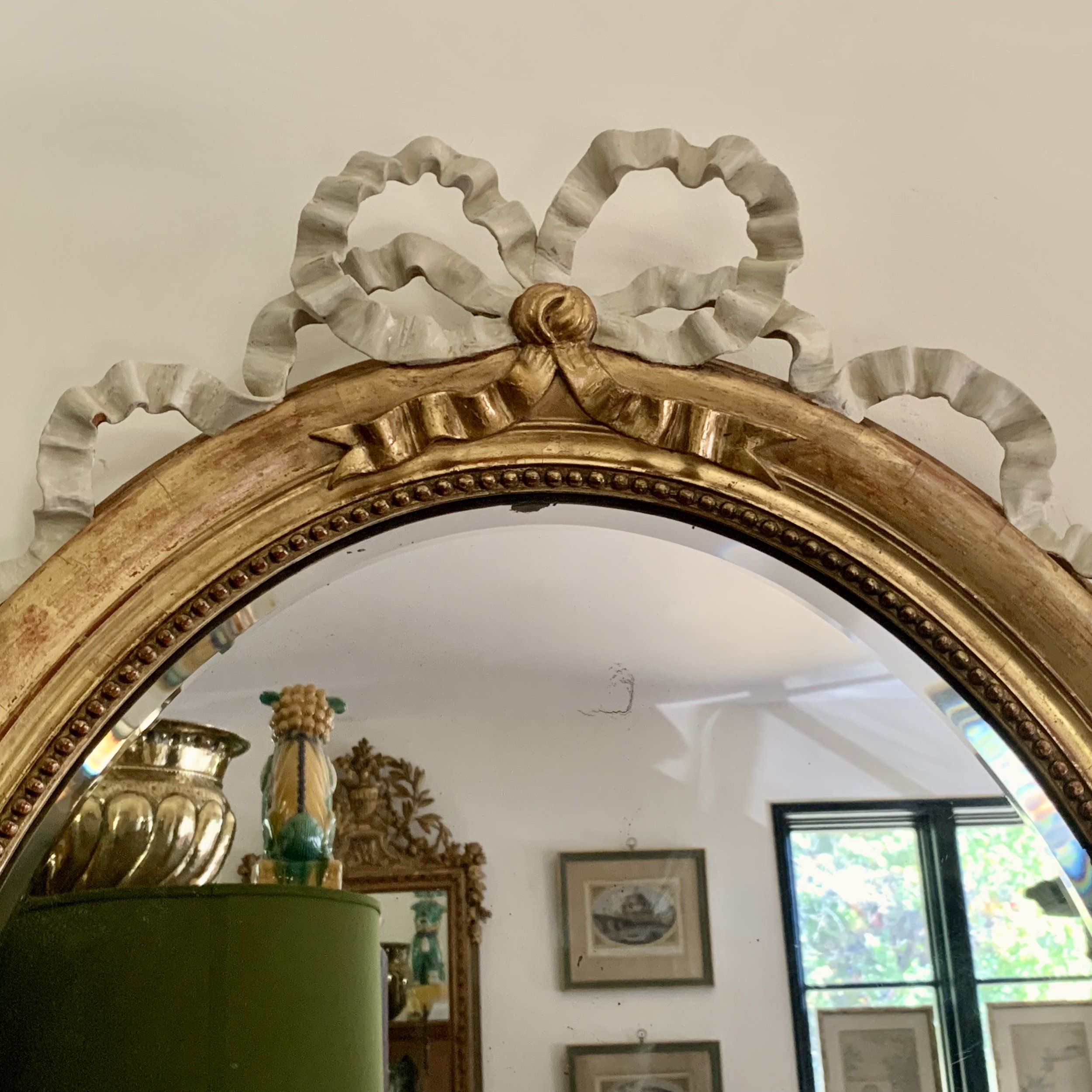 Large-Oval-French-Giltwood-Mirror-top