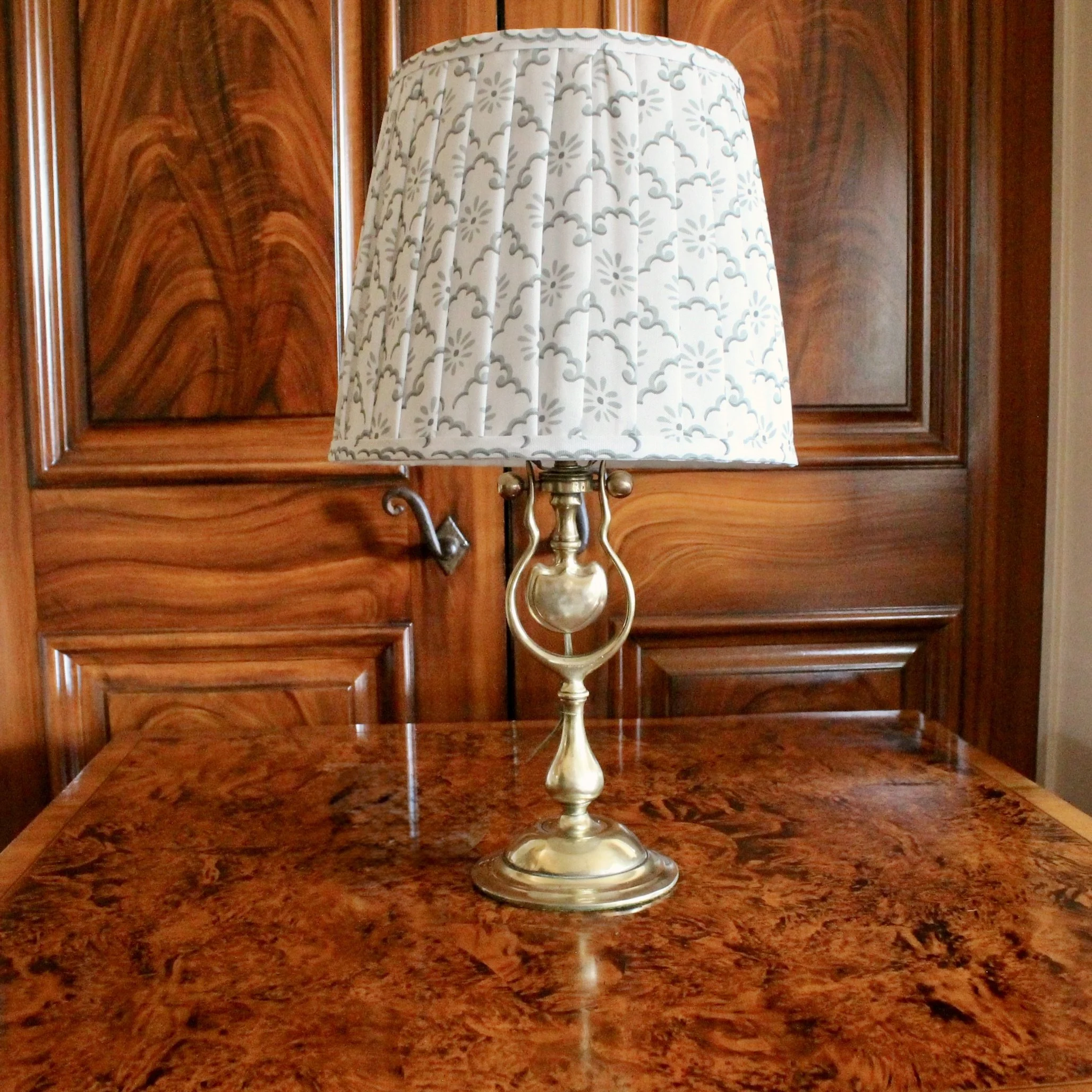 Antique English Victorian Brass Lamp