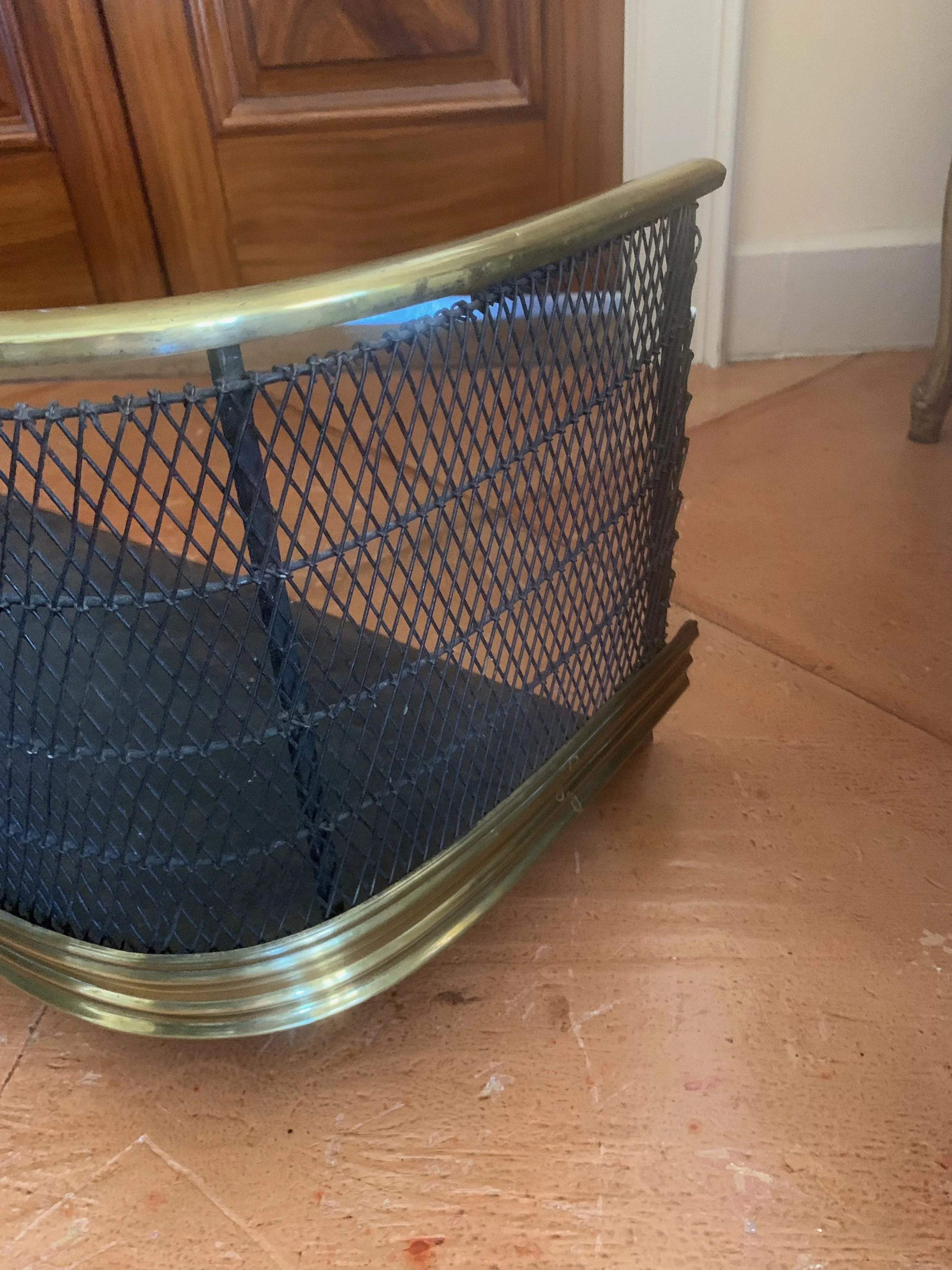 Antique-English-Brass-and-Wirework-Fender (6).jpeg