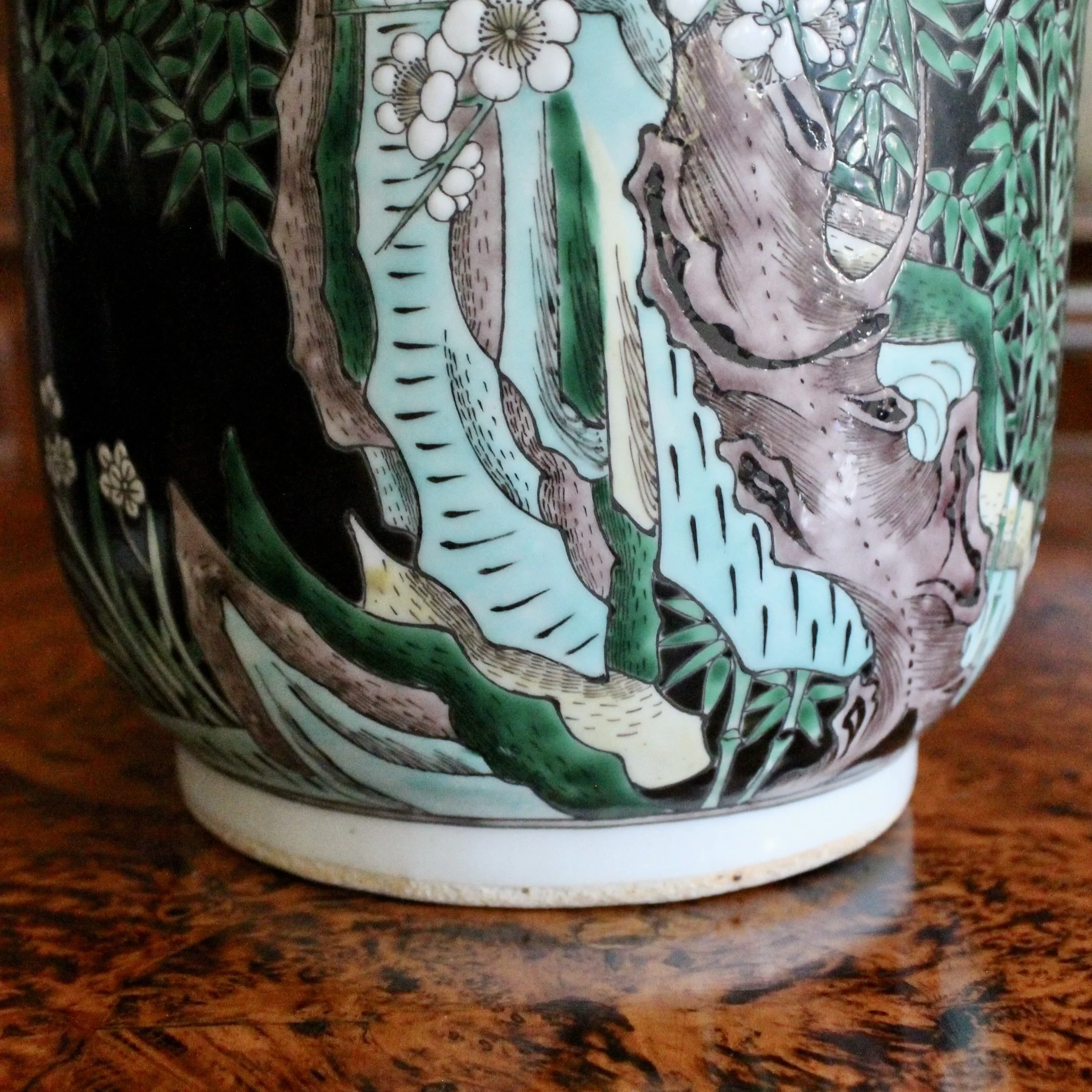 Chinese export Famille noir prunus vases