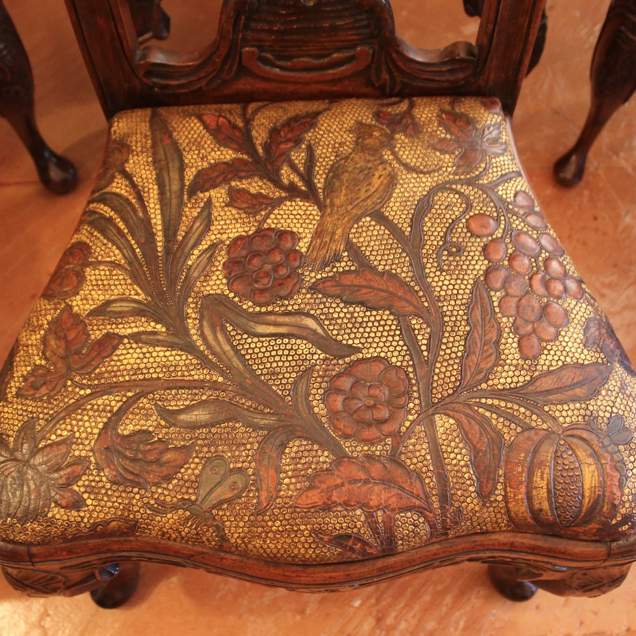 Set-of-Six-Portuguese-or-Spanish-Rococo-Dining-Chairs-18th-Century (15)-detail