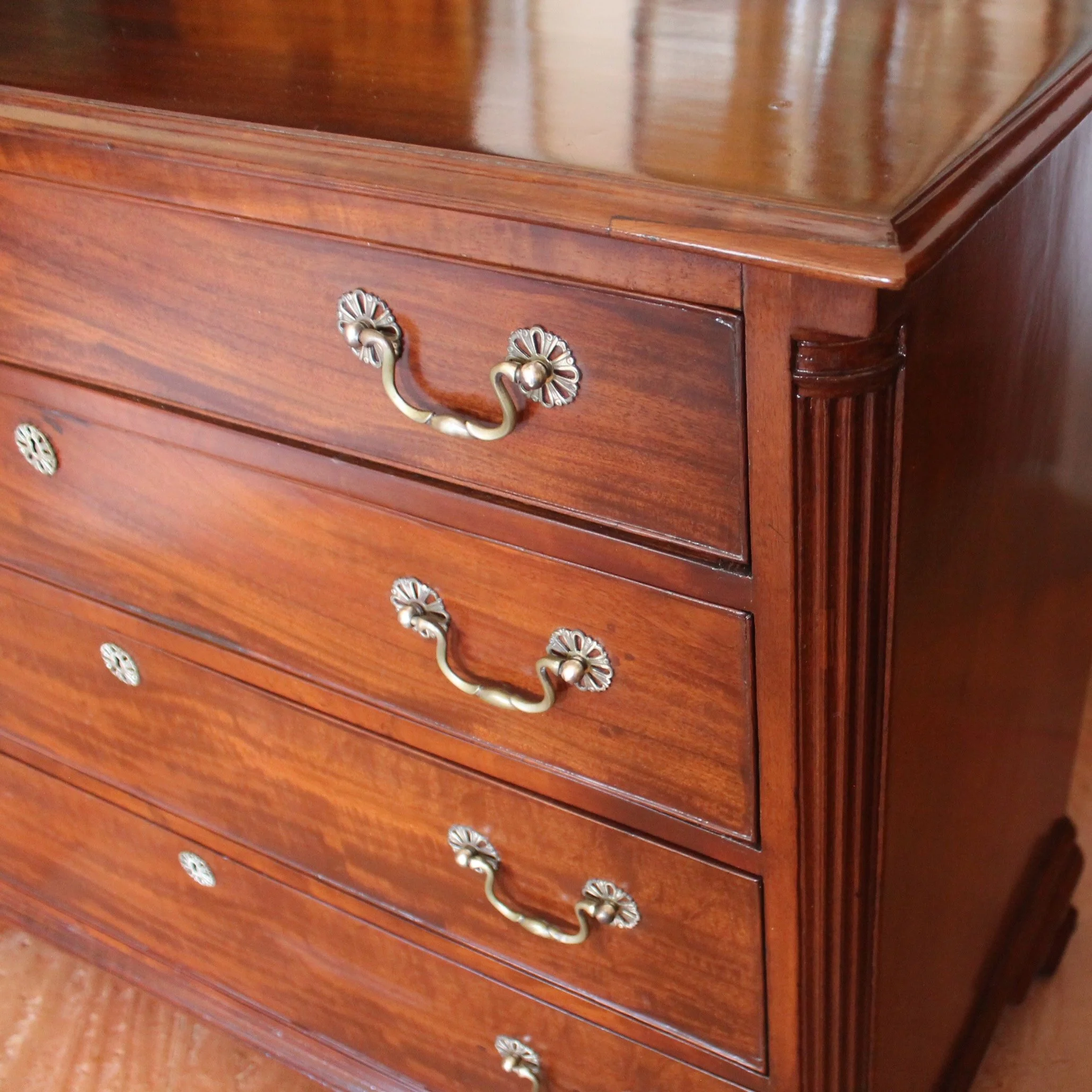 philadelphia-chippendale-figured-mahogany-chest-of-drawers (15)-detail
