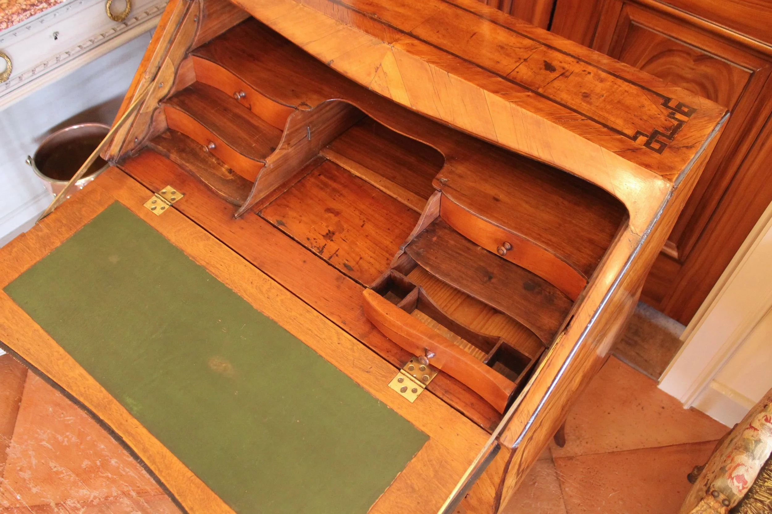 Antique-French-Provincial-Marquetry-Slant-Front-Desk (5)-interior