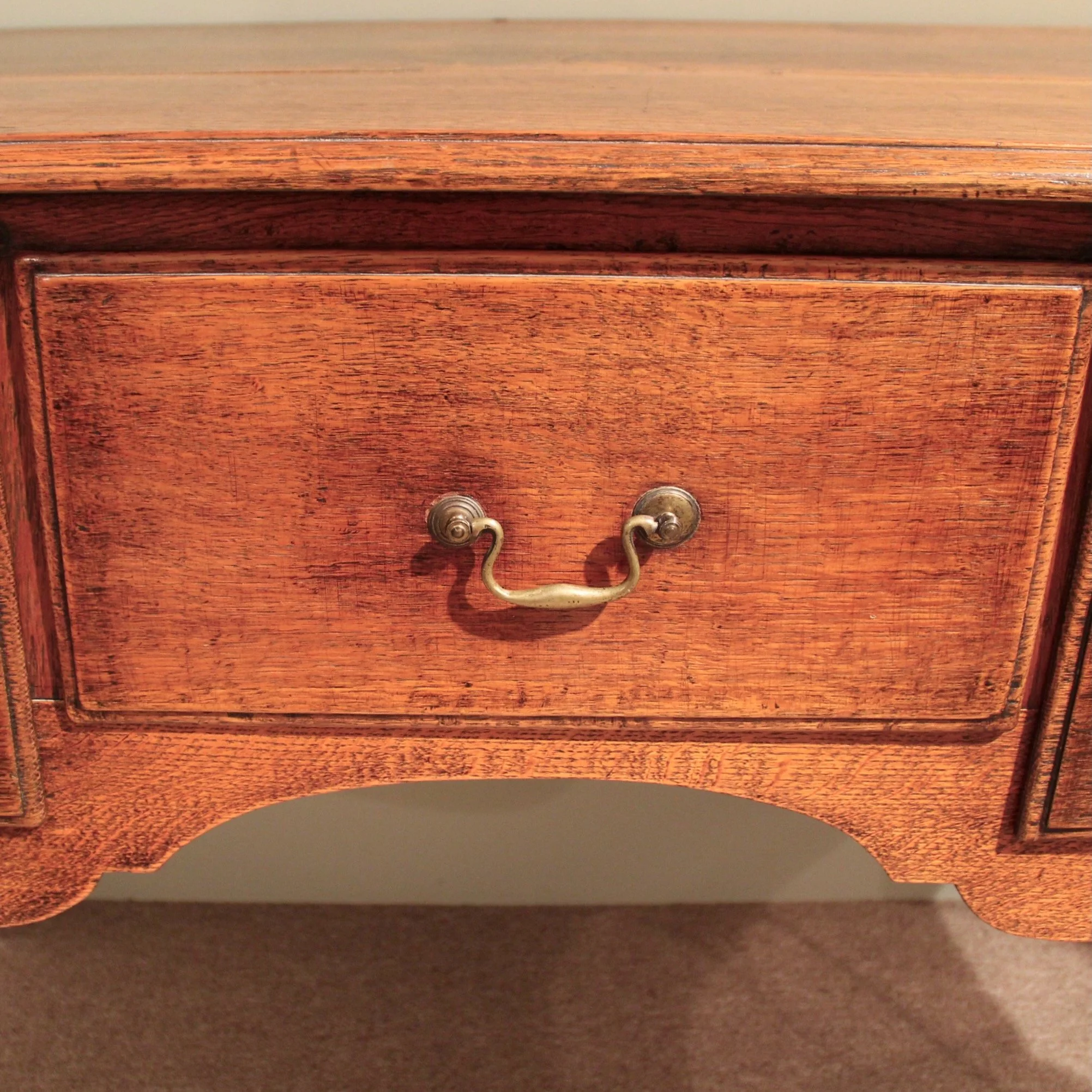 George-II-George-III-Georgian-English-Dresser-Base-Sideboard (8)-detail
