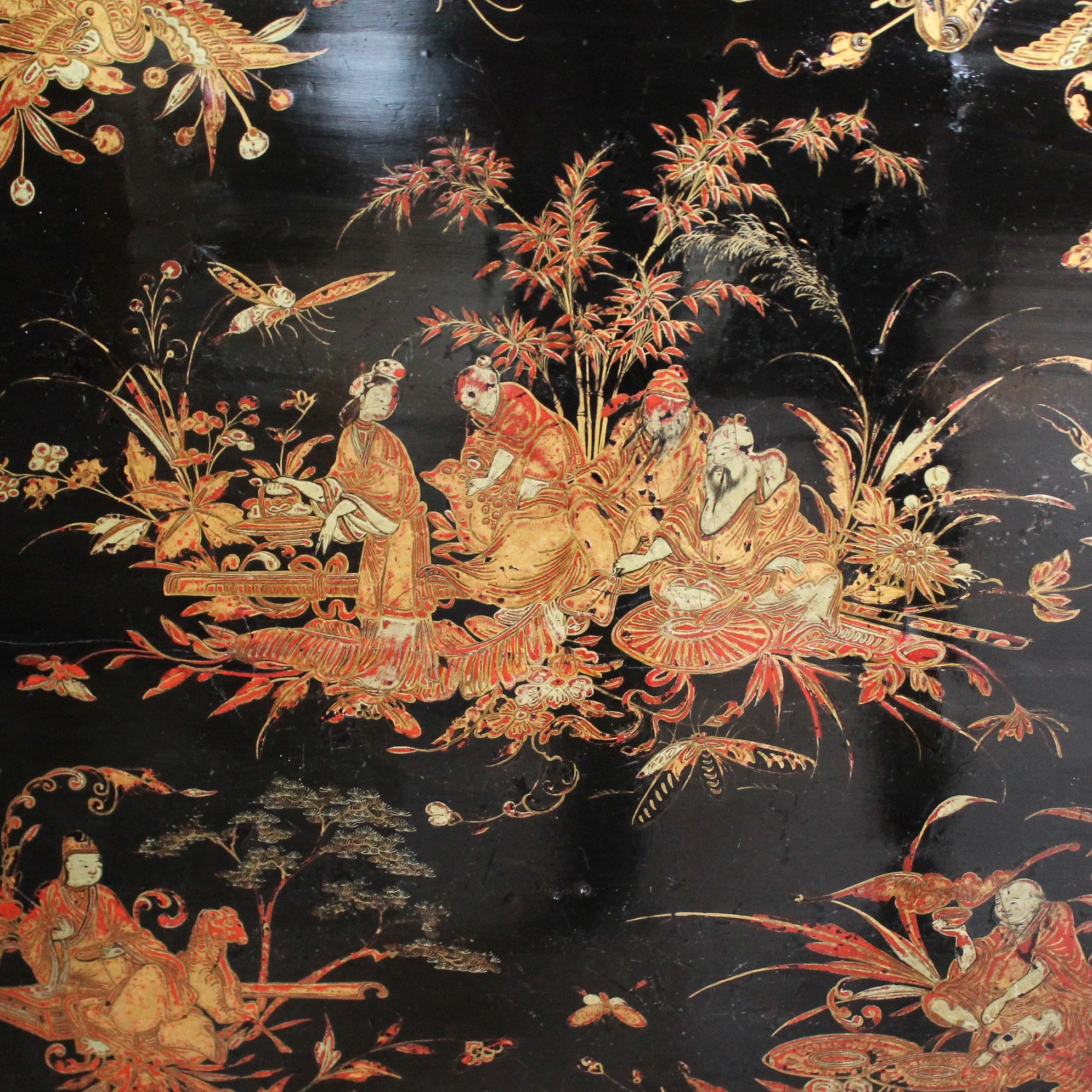 Chinese-Export-Black-Lacquer-And-Gilt-Decorated-Tilt-Top-Center-Table-top