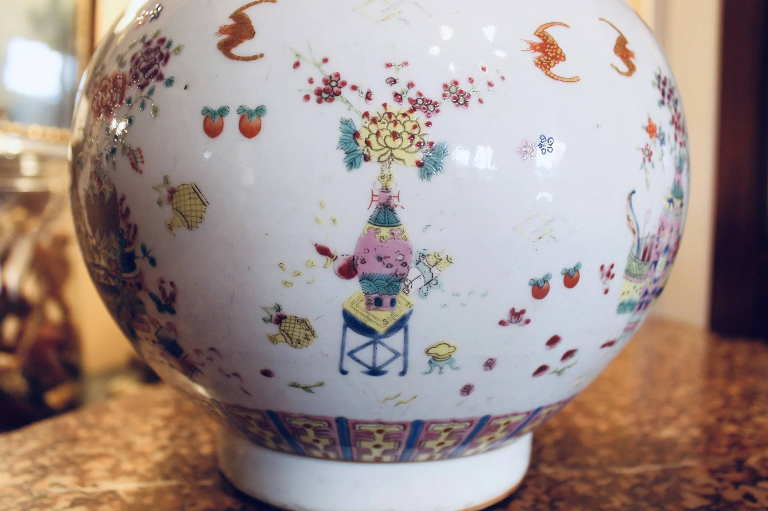 Pair of Chinese Export Double Gourd Porcelain Vases in the Hundred Antiques Pattern