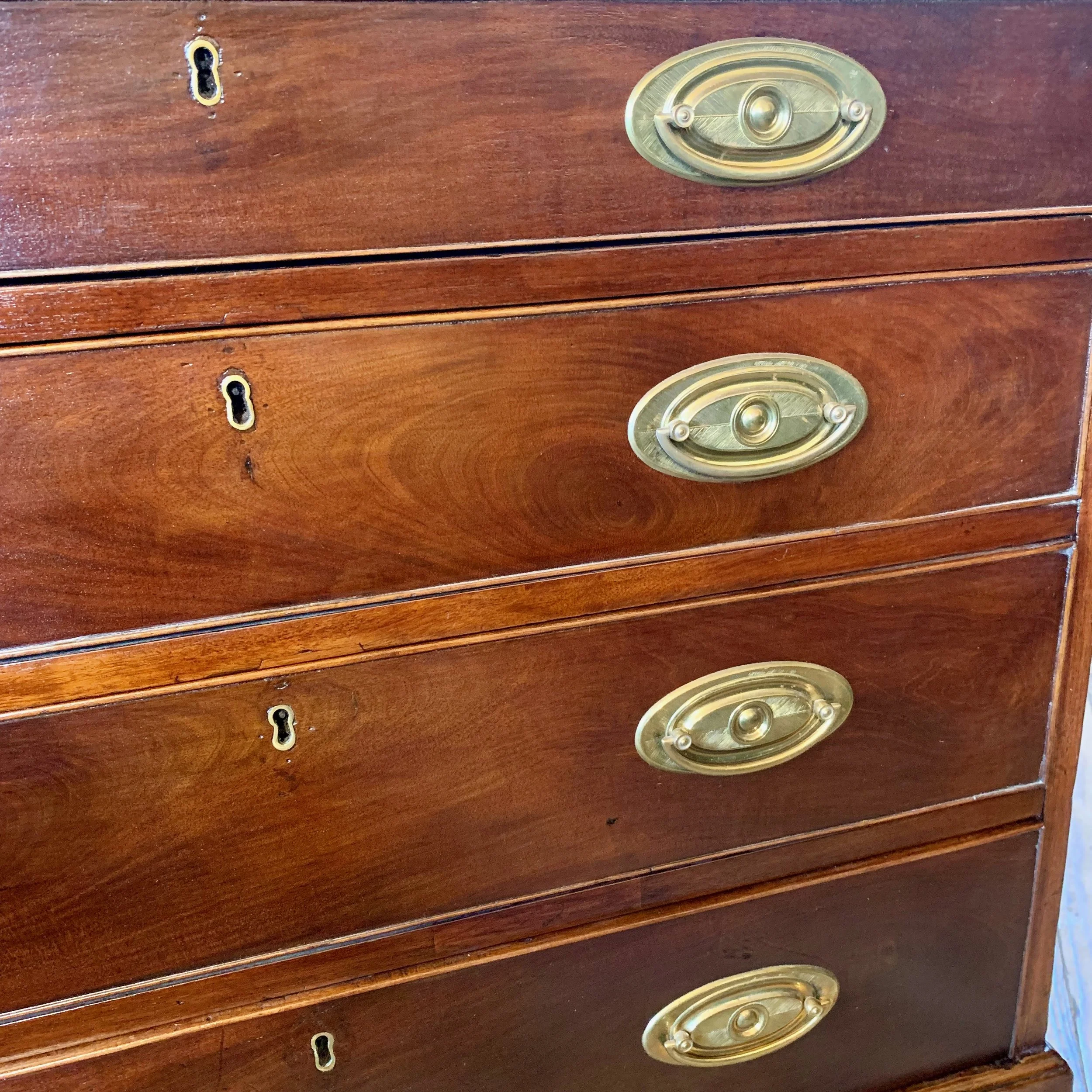 Unusually-Small-antique-Georgian-Mahogany-Chest-of-Drawers (2)-detail