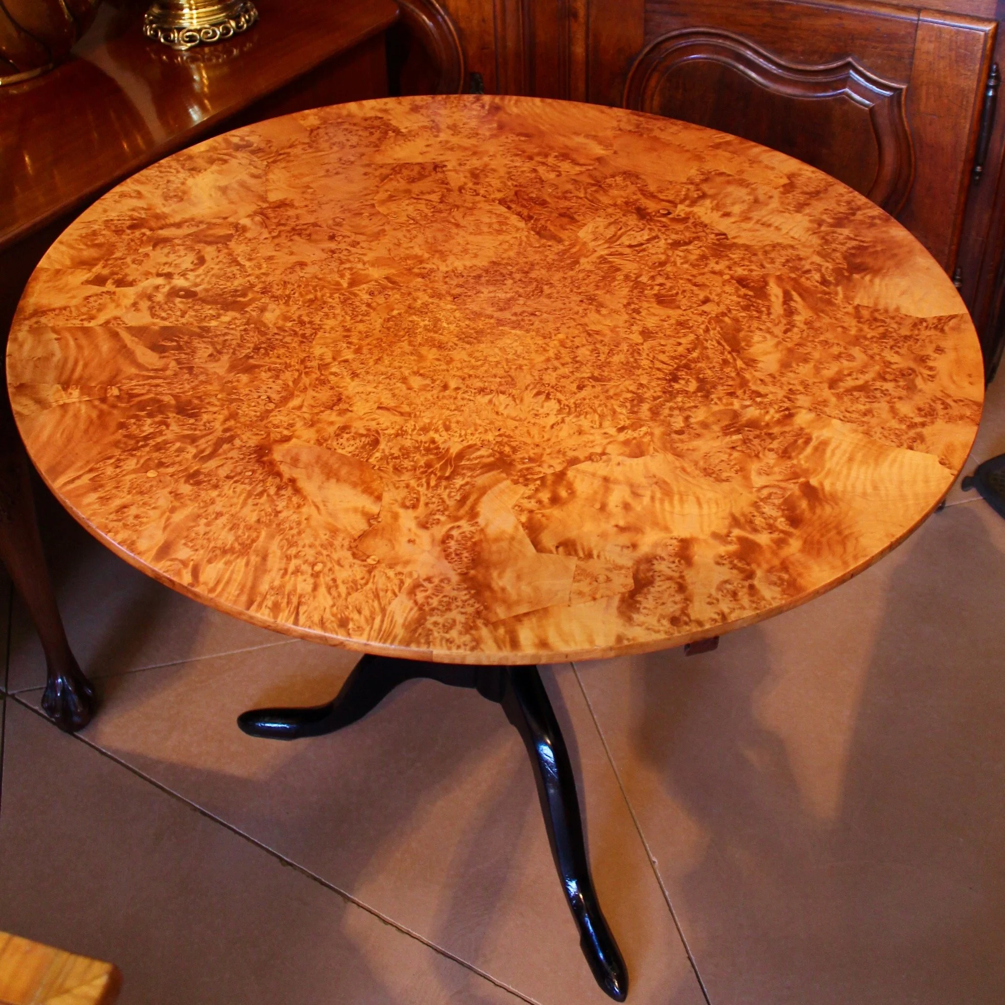 Swedish-Burl-Wood-Round-Tilt-Top-Table-Late-18th-century (2)