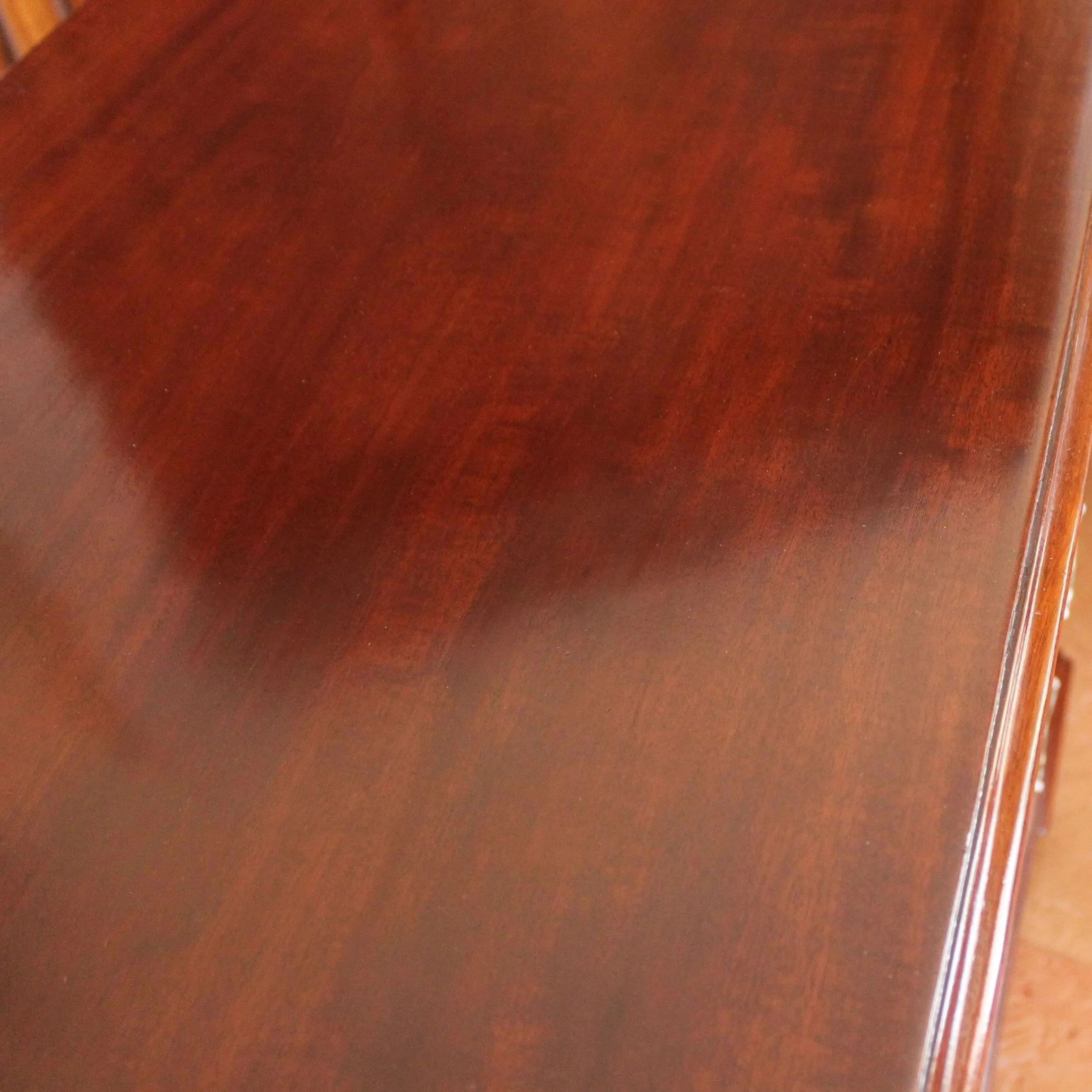 philadelphia-chippendale-figured-mahogany-chest-of-drawers (12)-top