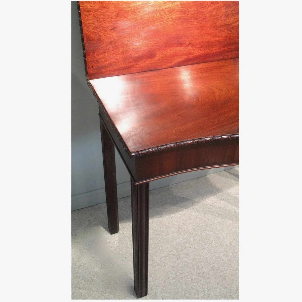 George-III-Mahogany-Serpentine-Front-Game-Table-18th-century (6)