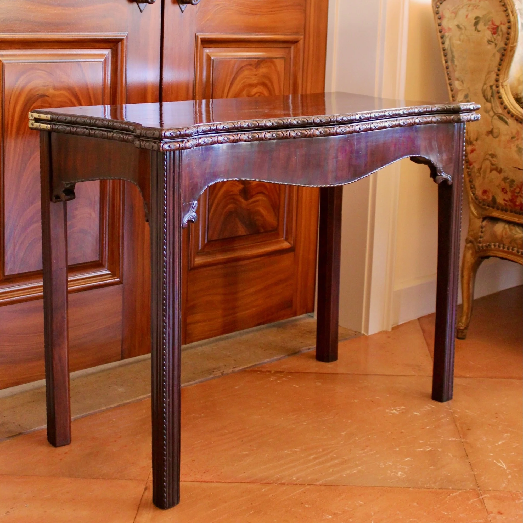 Irish-Mahogany-Game-Table-Carve Rosette-Edge (1).jpeg