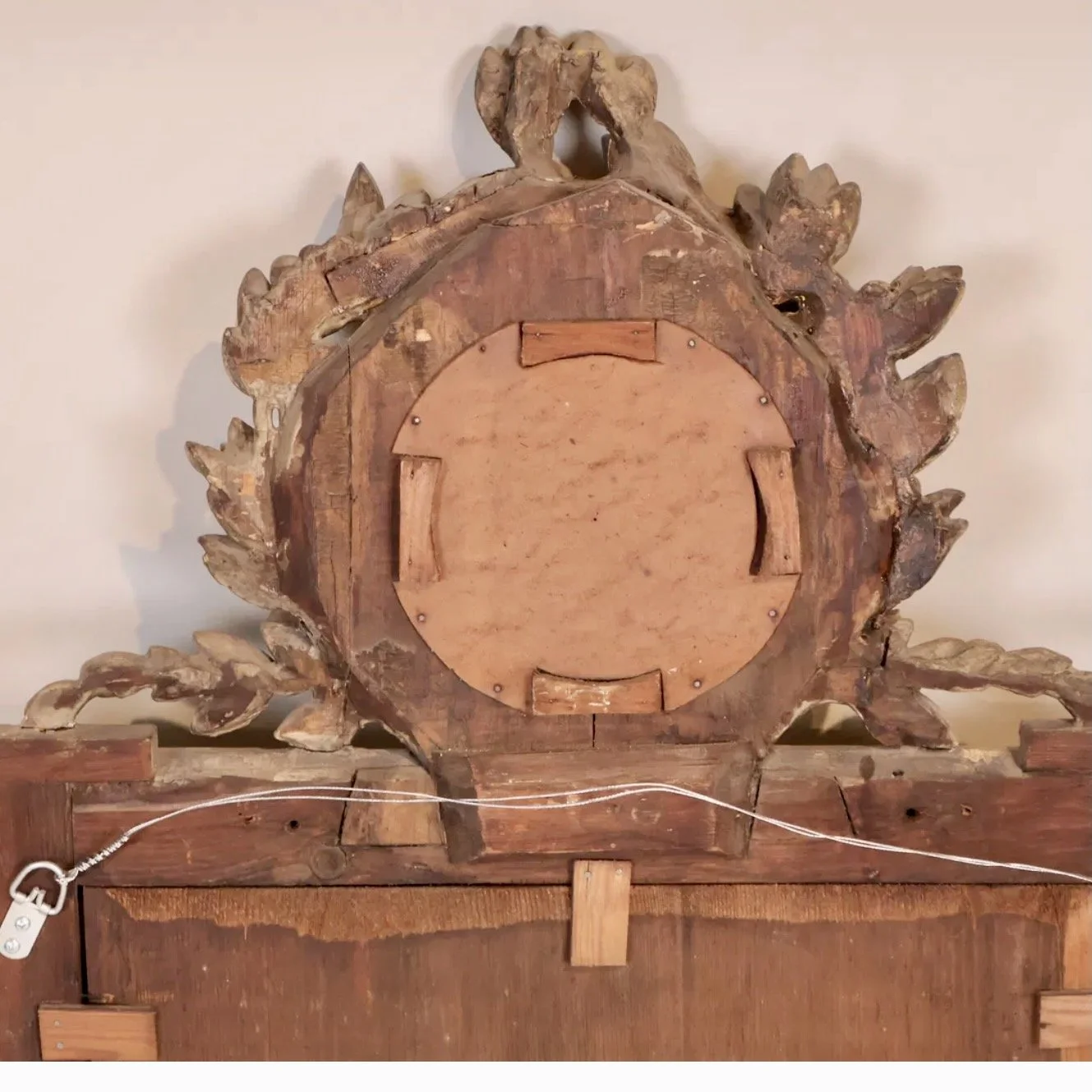 Italian-Giltwood-Neoclassical-Mirror-With-Laurel-Crest (12).jpeg