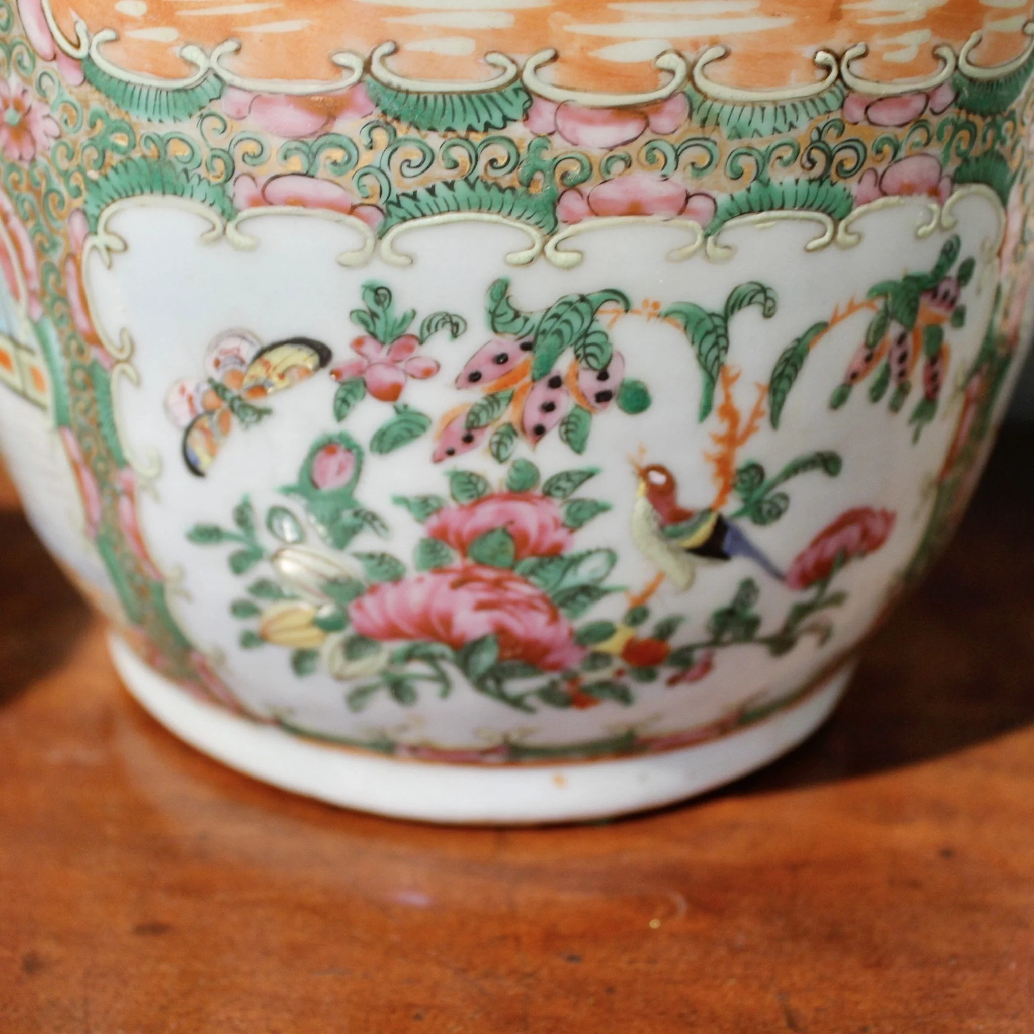 Large Rose Medallion Chinese export porcelain vase