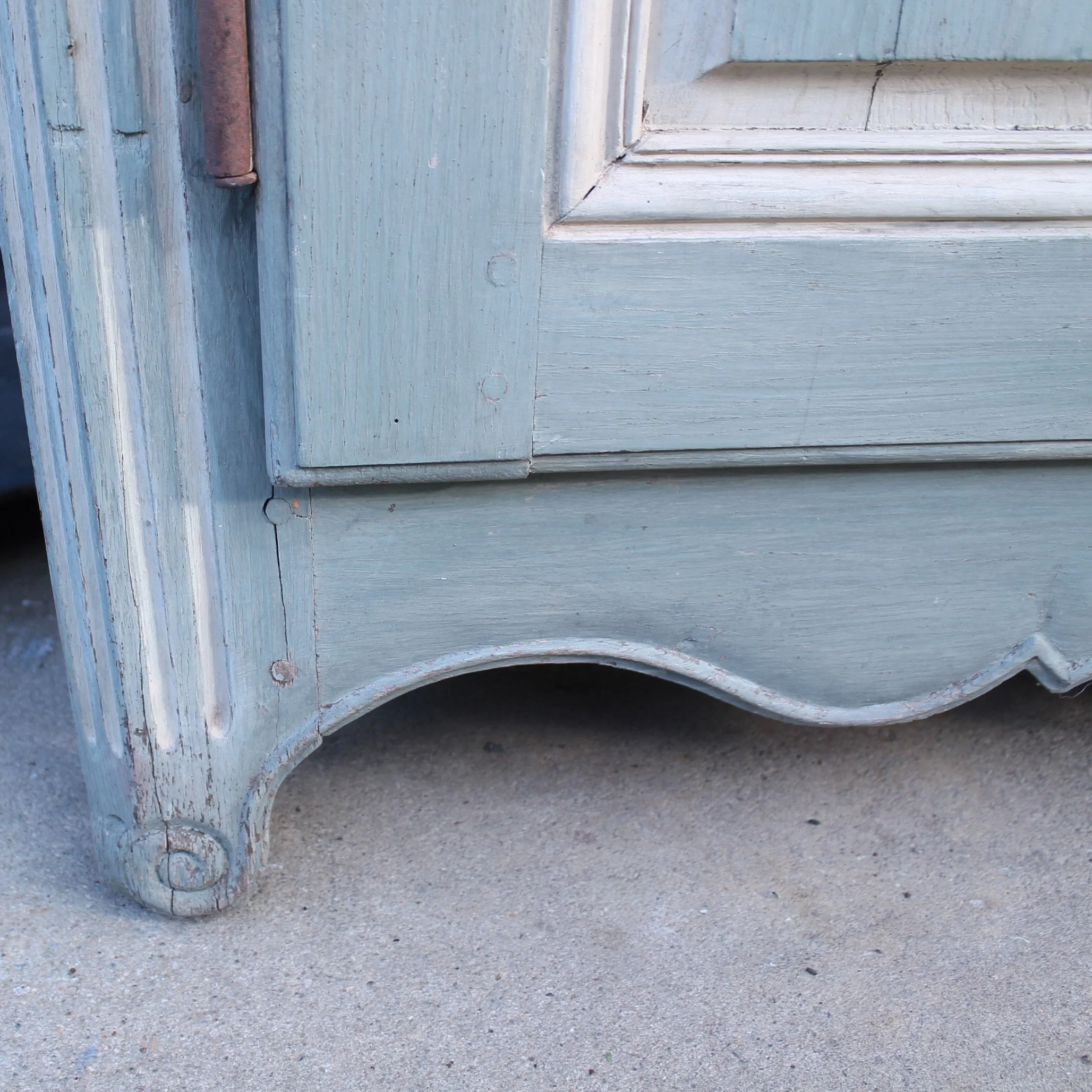 Antique-Louis-XV-French-Blue-Buffet-Cabinet (11)