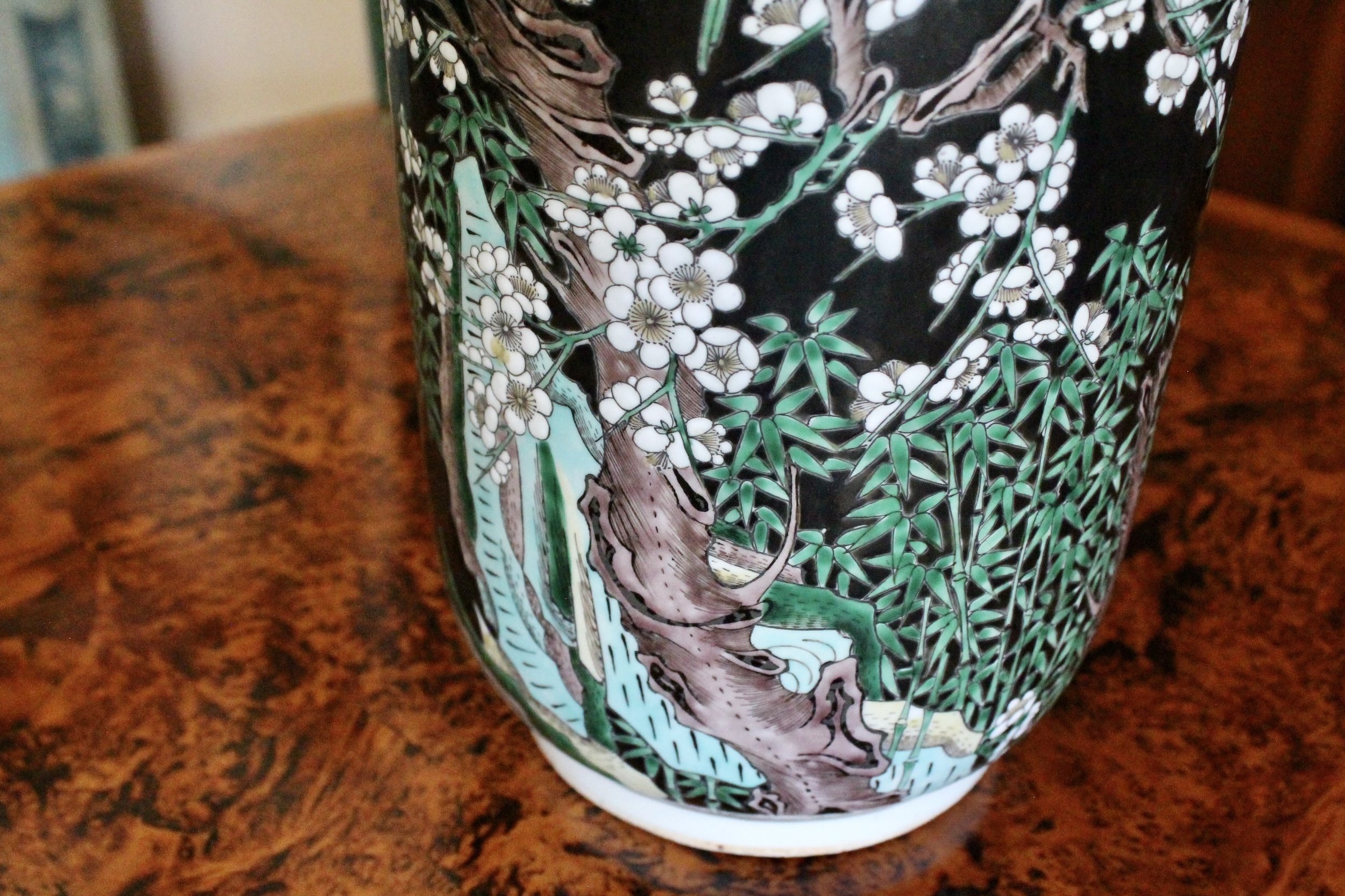 Chinese export Famille noir prunus vases