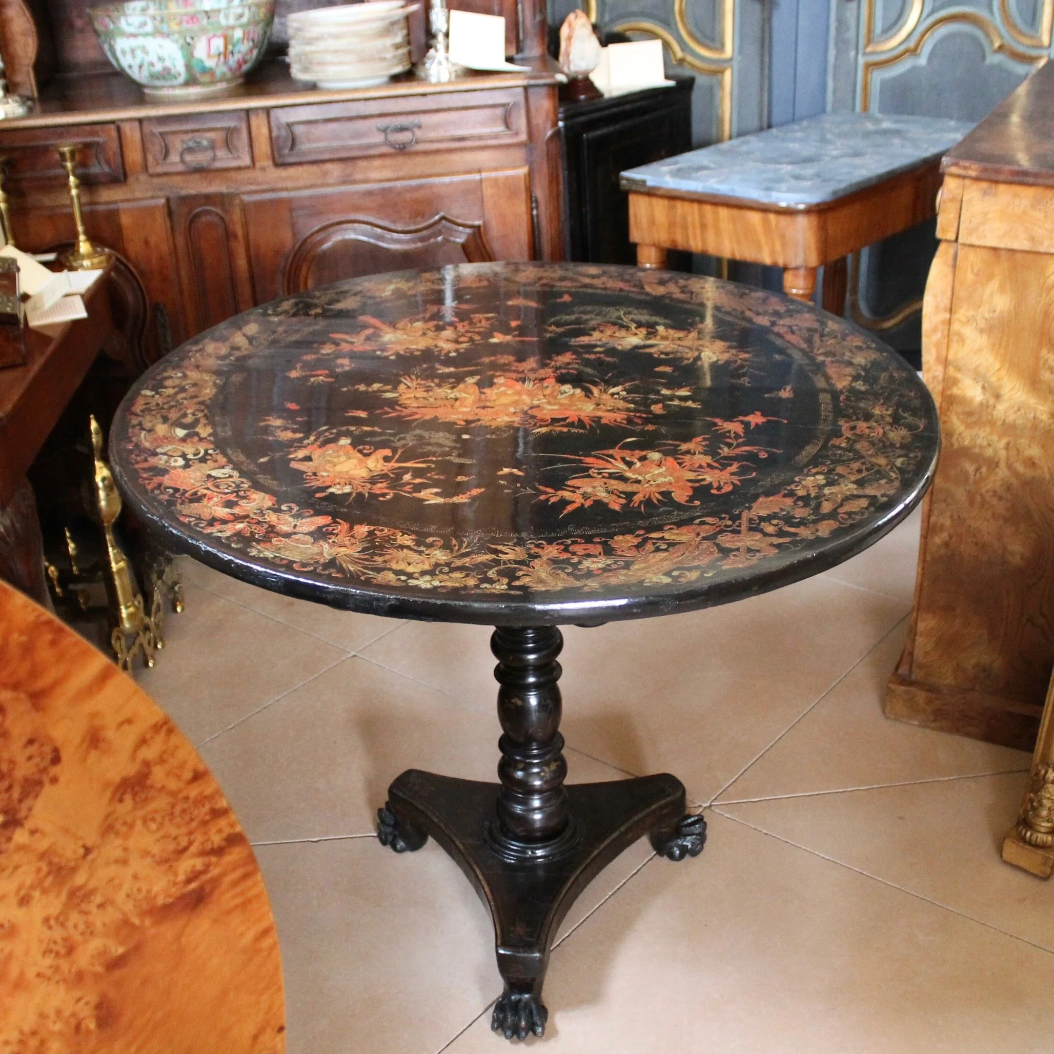 Chinese-Export-Black-Lacquer-And-Gilt-Decorated-Tilt-Top-Center-Table