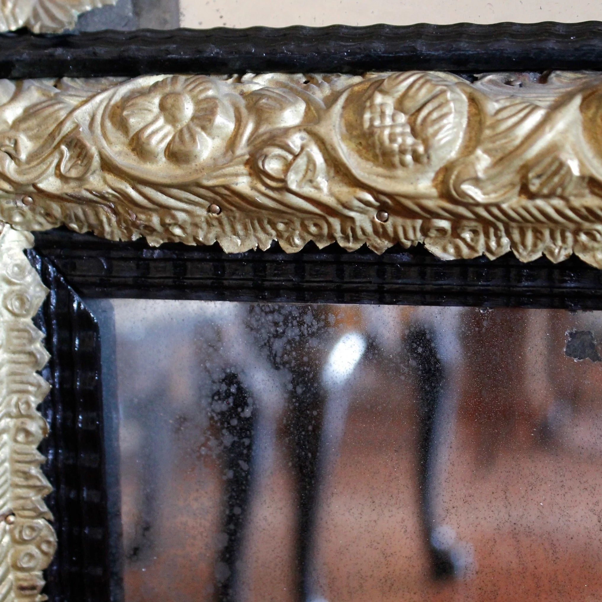 Dutch-Baroque-Style-Cushion-Mirror-With-Gilt-Brass-Repoussé -Mounts (10)