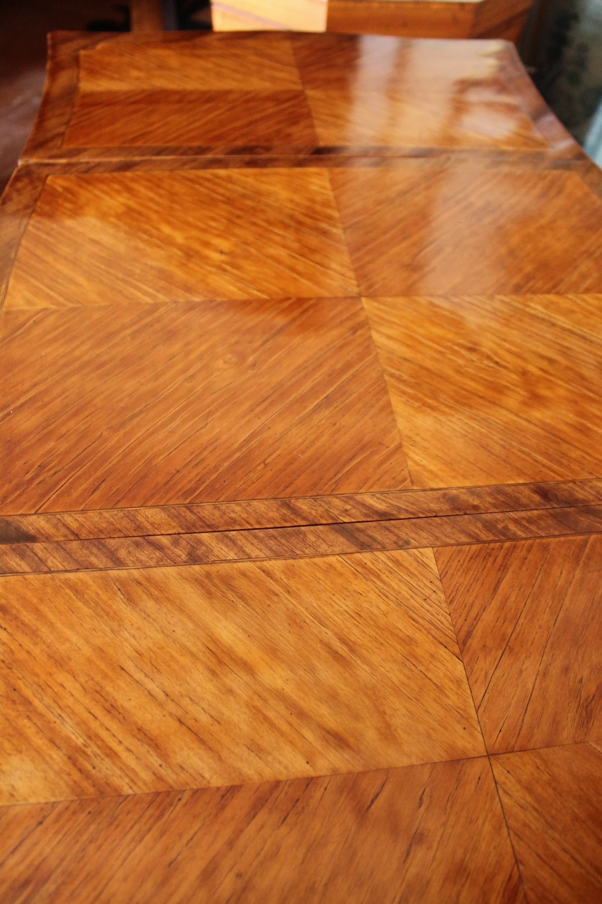 French-Louis-XV-Style-Marquetry-Satinwood-And-Tulipwood-dressing-Table-top