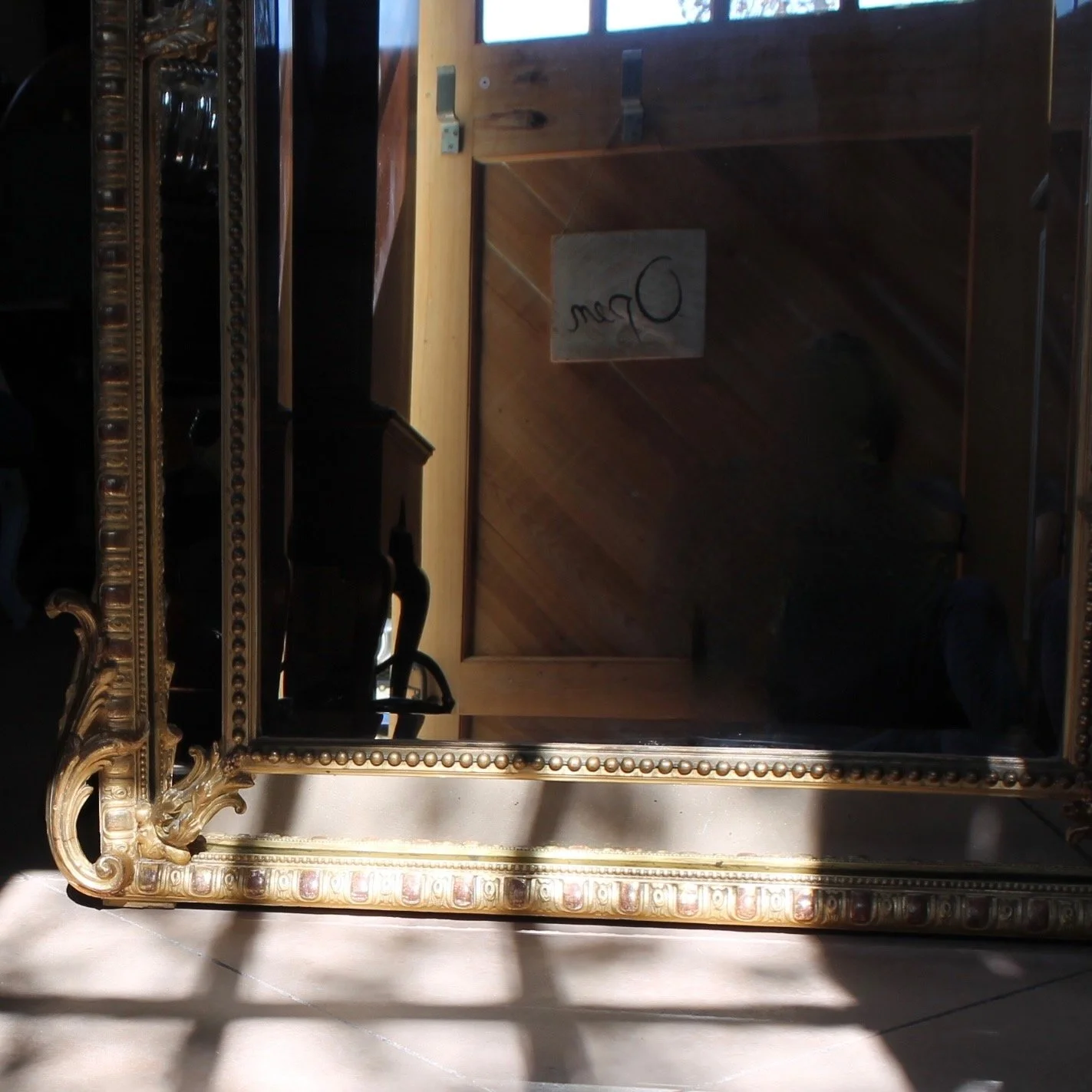 large-french-gilt-borderglass-pier-mirror-with-rococo-crest-19th-century (12)