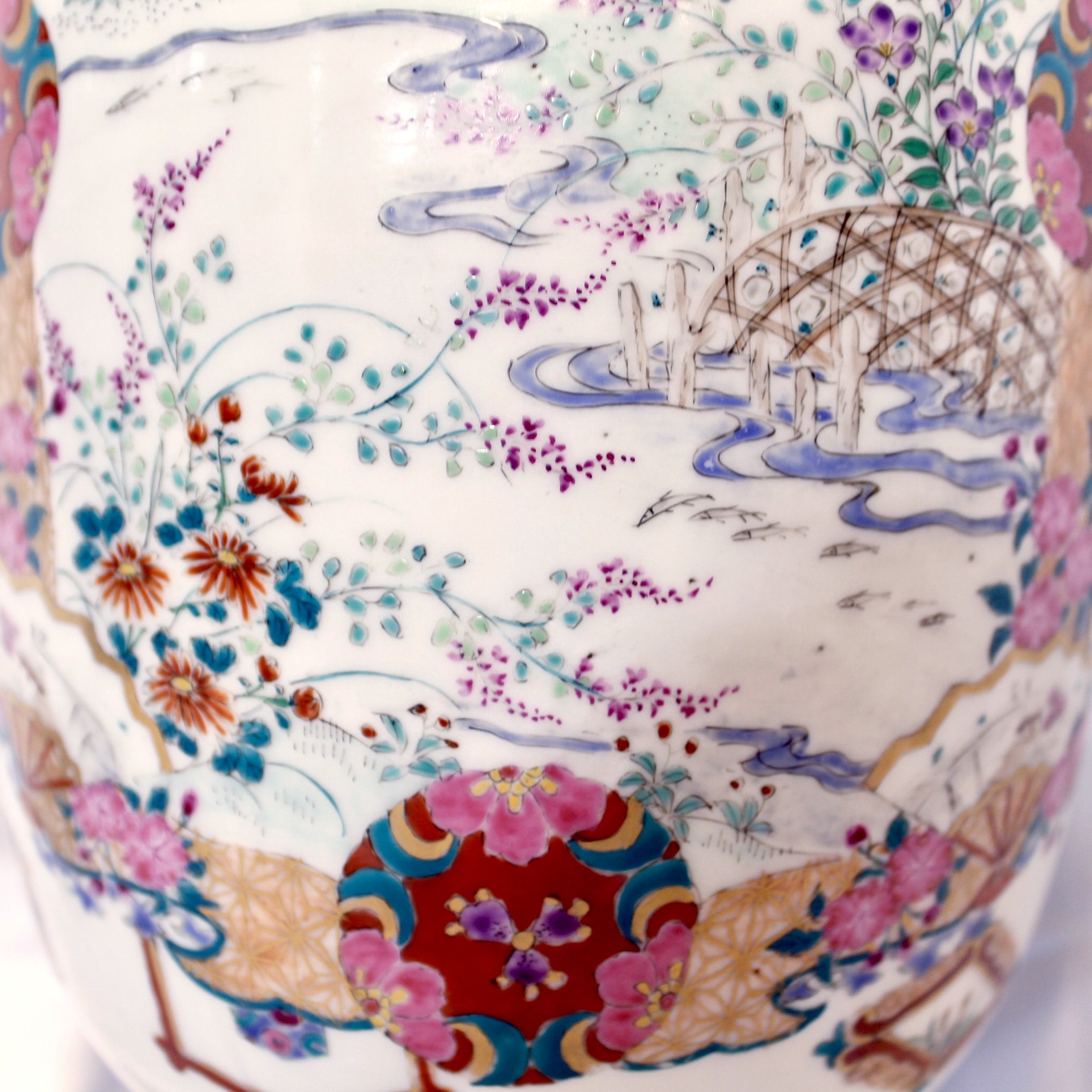 Kakiemon Famille Rose Porcelain Japanese Vase Lamp